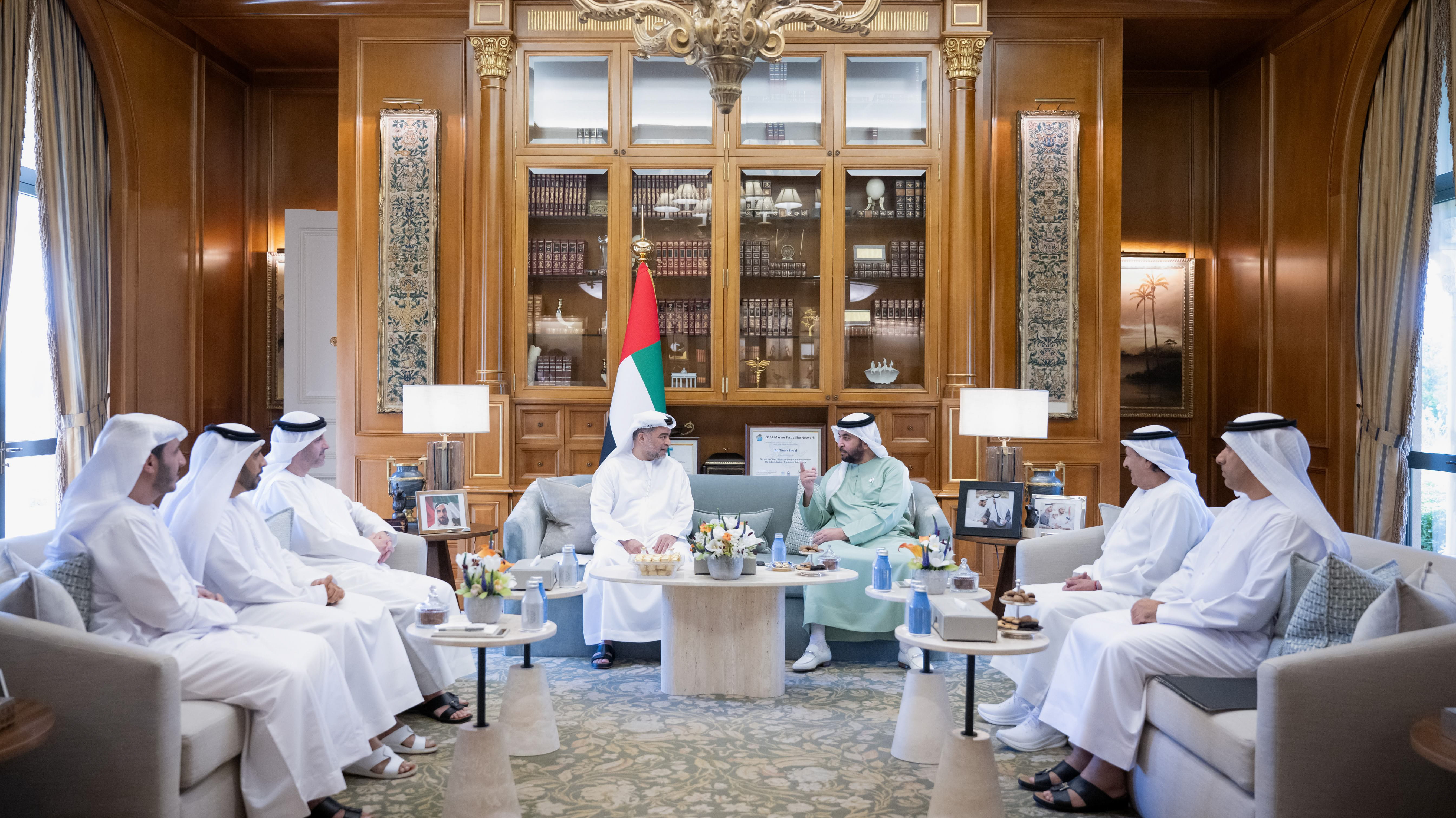 حمدان بن زايد يطلع على خطة عمل ومبادرات النيابة العامة في أبوظبي