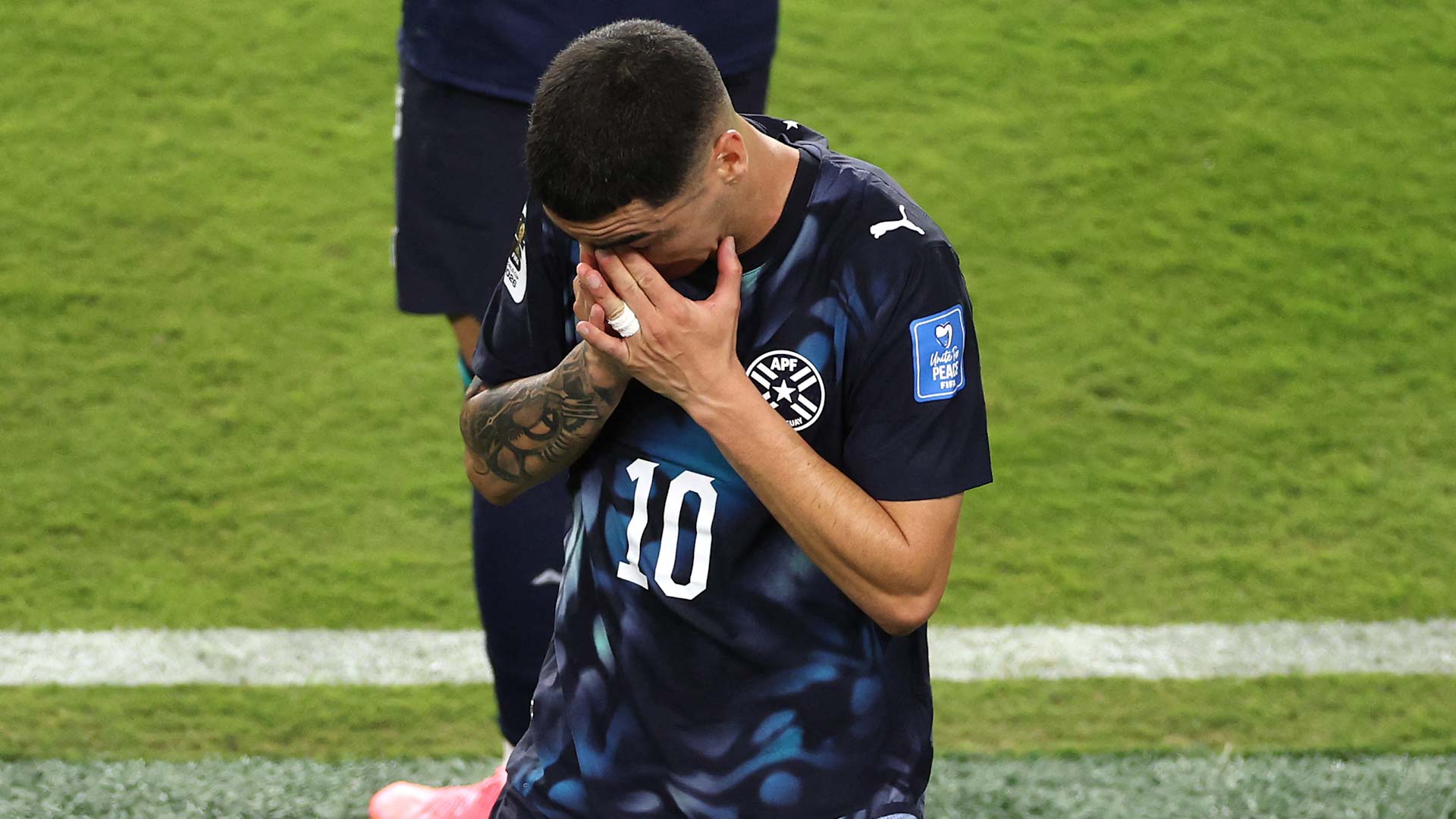 Almirón sees first World Cup red card for covering mouth