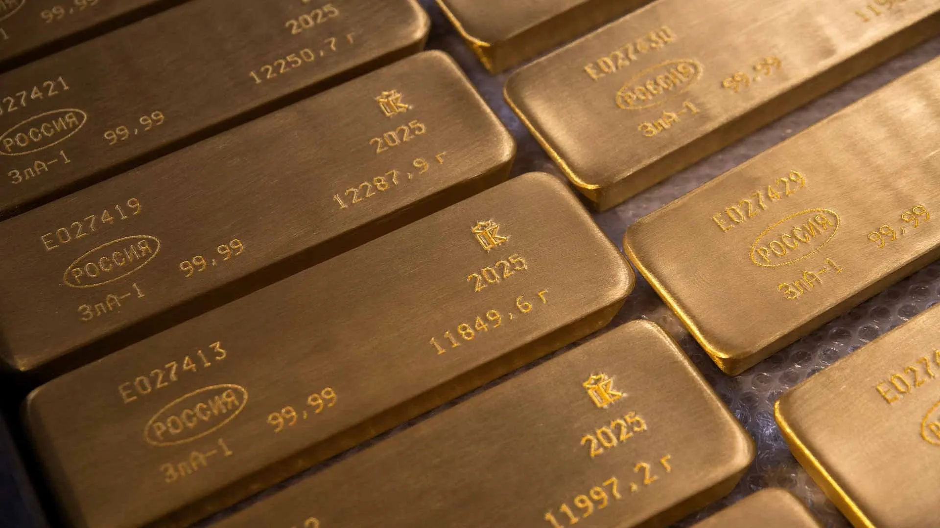 Gold rebounds as US-Iran peace talks lift market sentiment