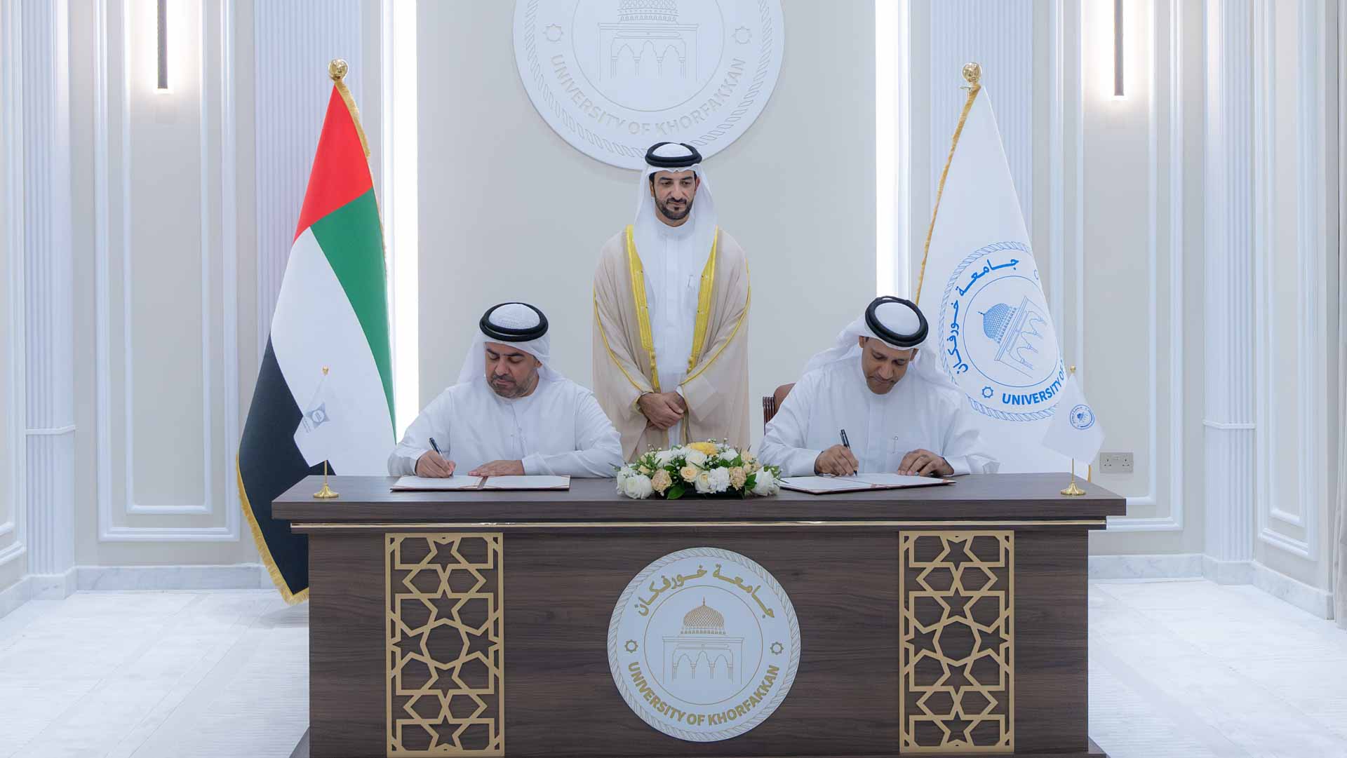 سلطان بن أحمد يشهد توقيع شراكات استراتيجية لـ جامعة خورفكان مع مبادرة نبتون و مدينة الشارقة للإعلام و _للطيران #الشارقة24 