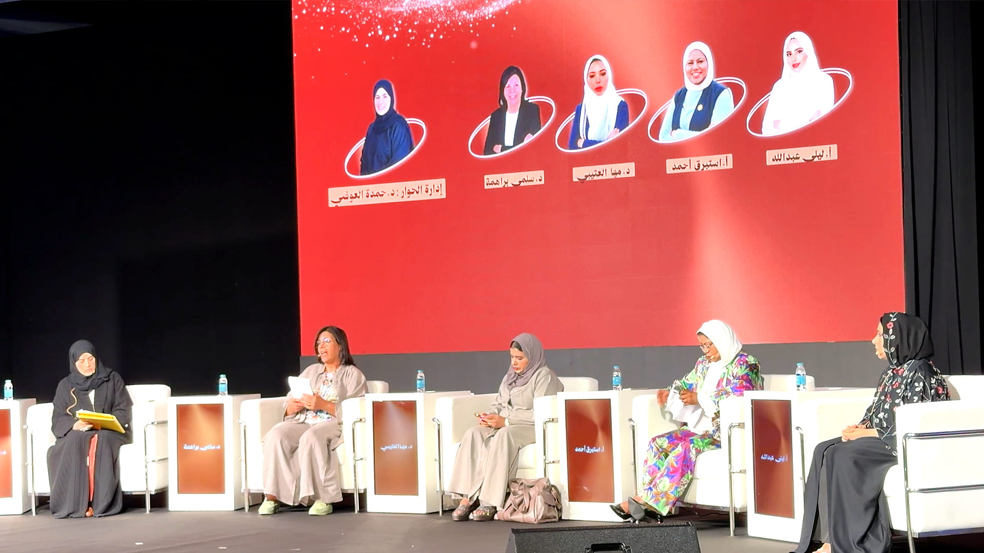 Sharjah honours 8 authors at Gulf Women's Creativity Award