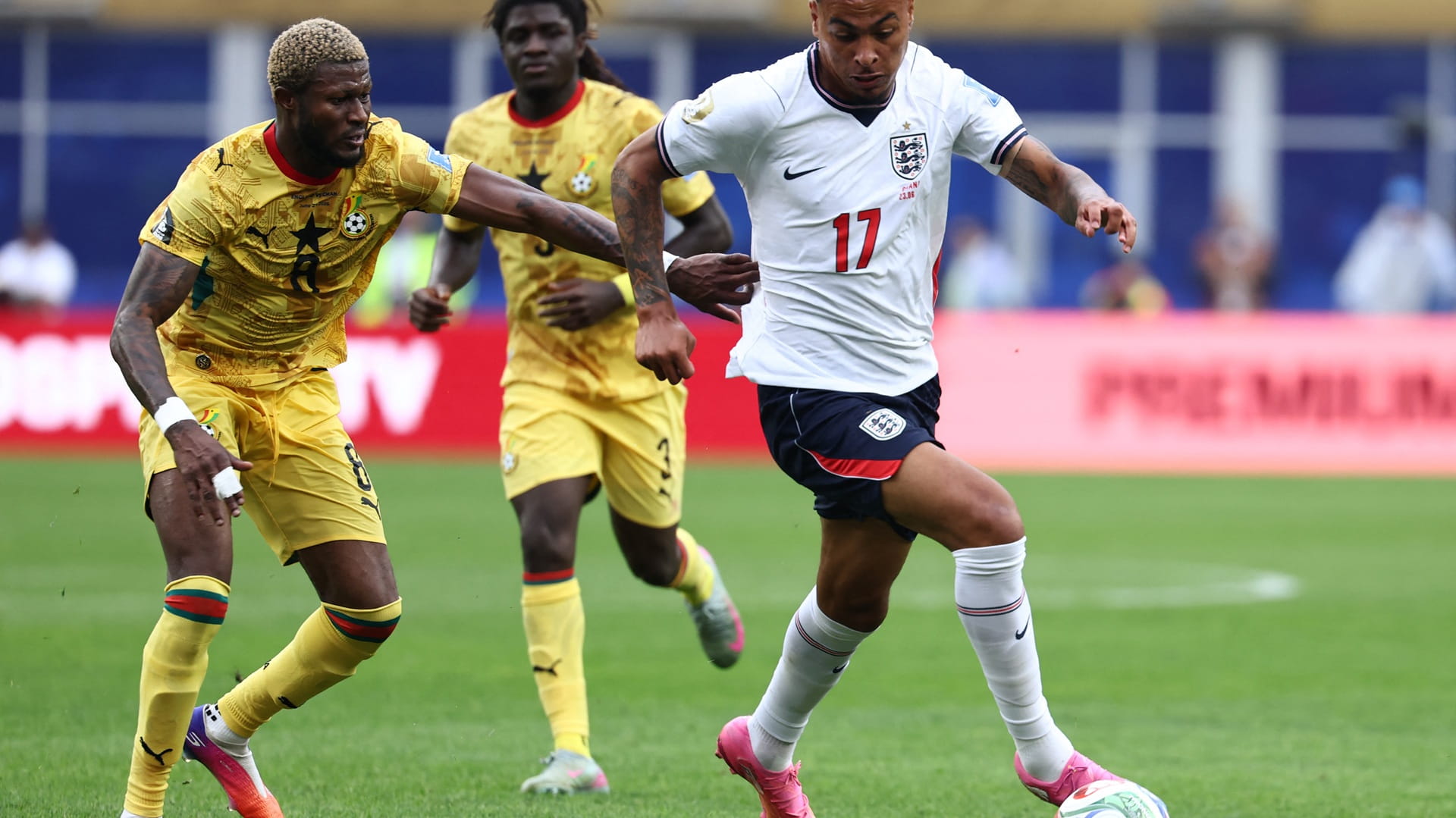 England and Ghana draw to edge closer to World Cup last 32 