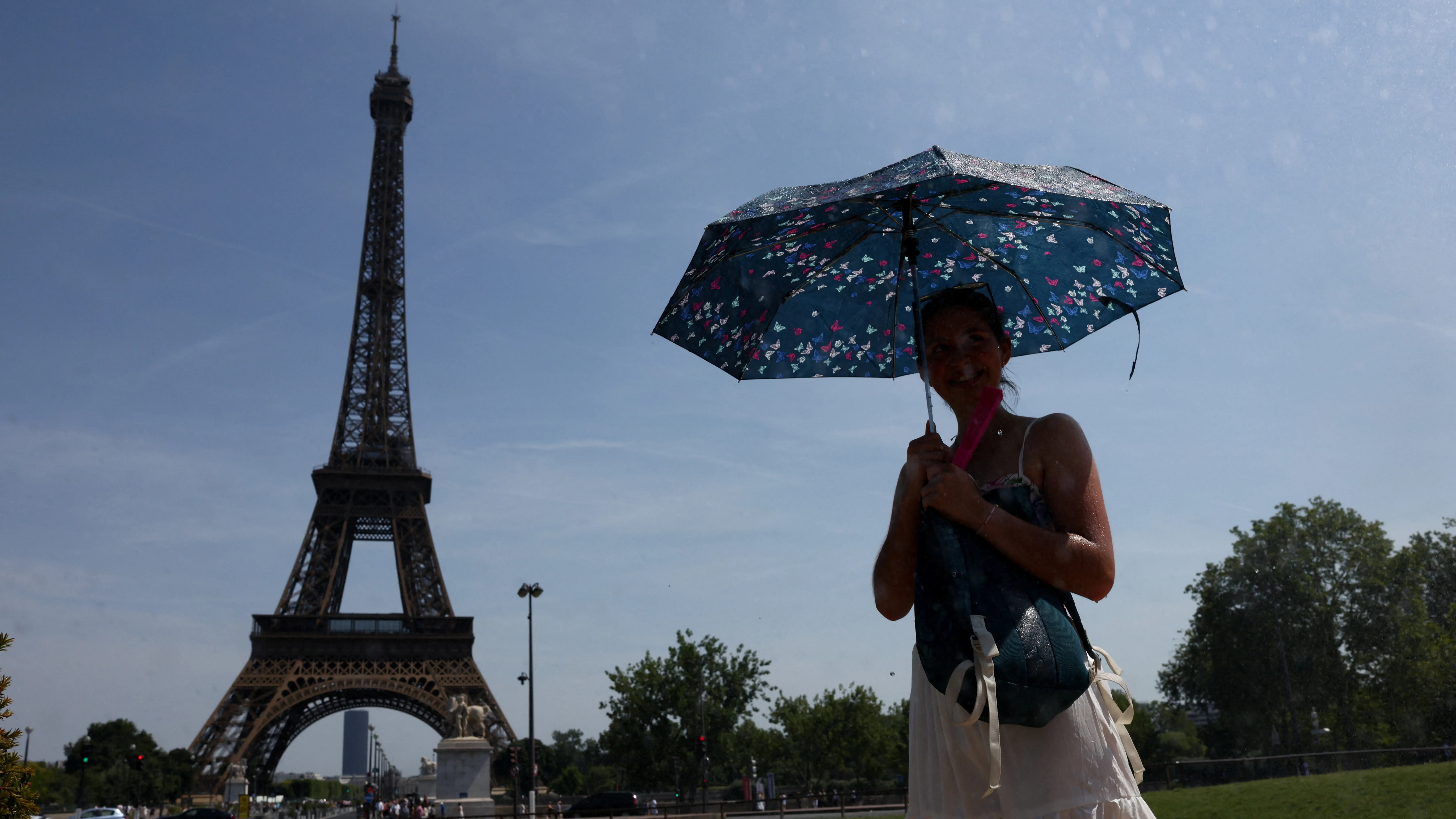Europe Faces Rising Death Toll as Heatwave Spreads East