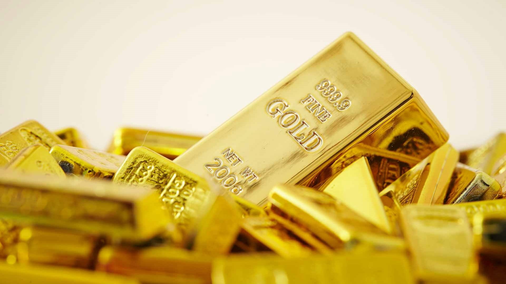أسعار الذهب تتراجع 0.5% في المعاملات الفورية 