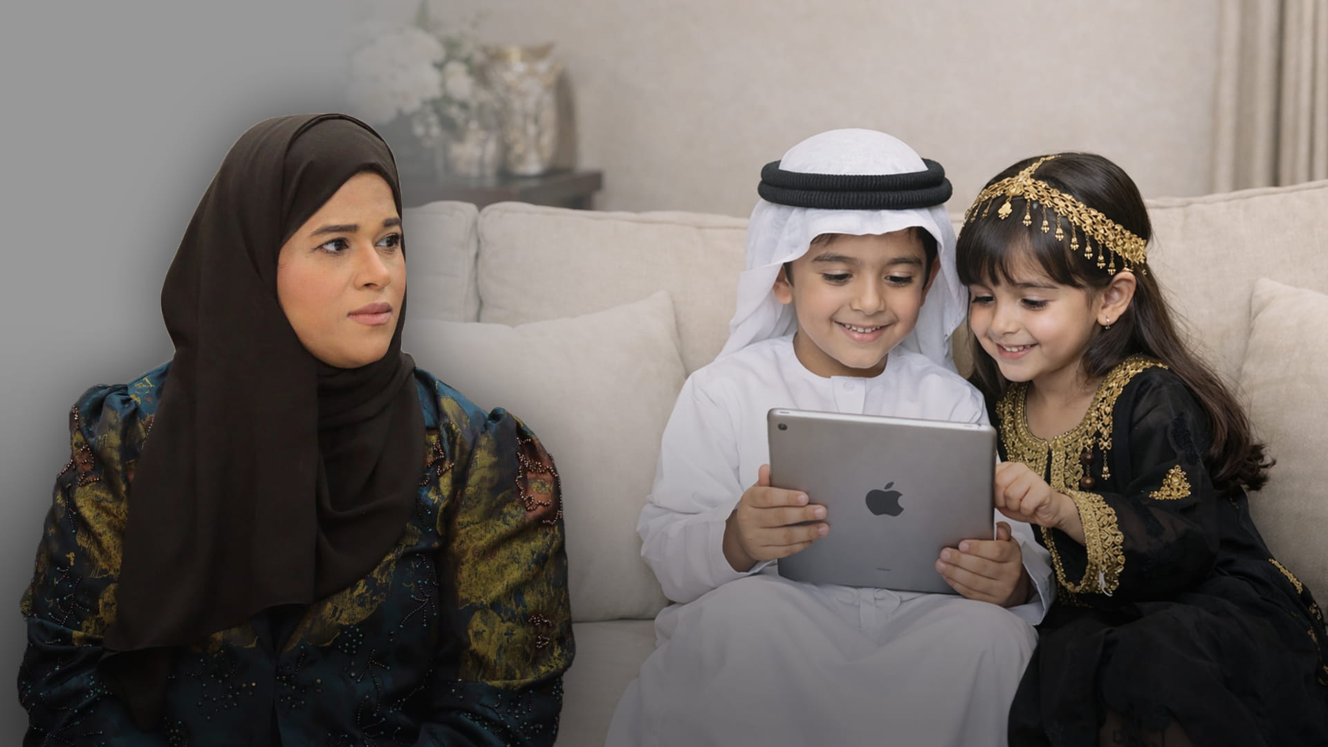 بين الشاشة والأسرة.. كيف نحقق التوازن لأبنائنا 