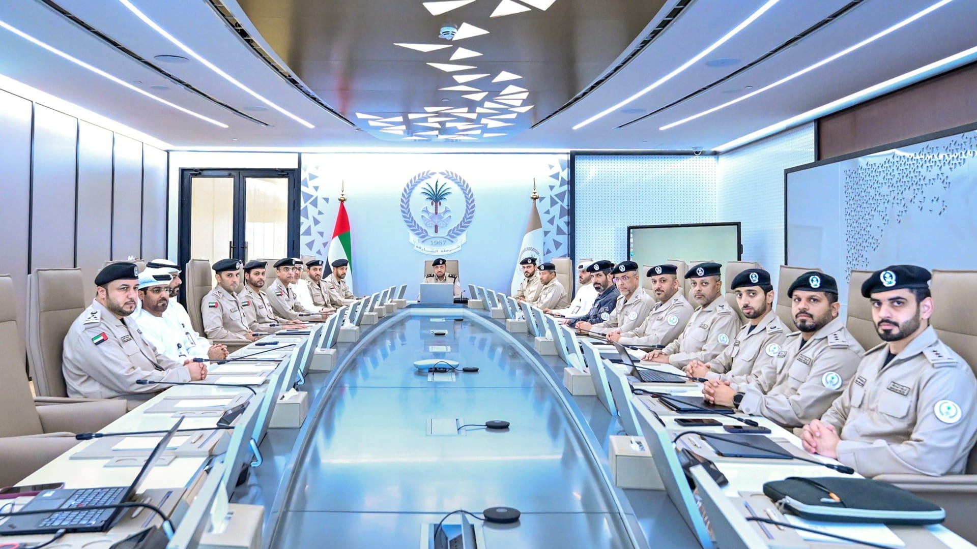 صورة بعنوان: مجلس القيادة العليا بشرطة الشارقة يعقد اجتماعه الثالث لعام 2026 