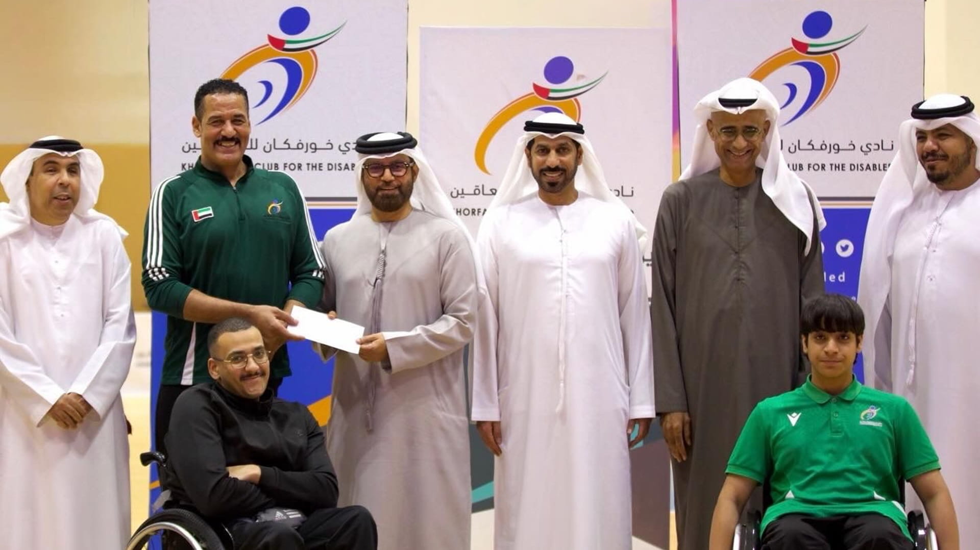 صورة بعنوان: نادي خورفكان للمعاقين يختتم دورته الرمضانية بتكريم الفرق المشاركة 