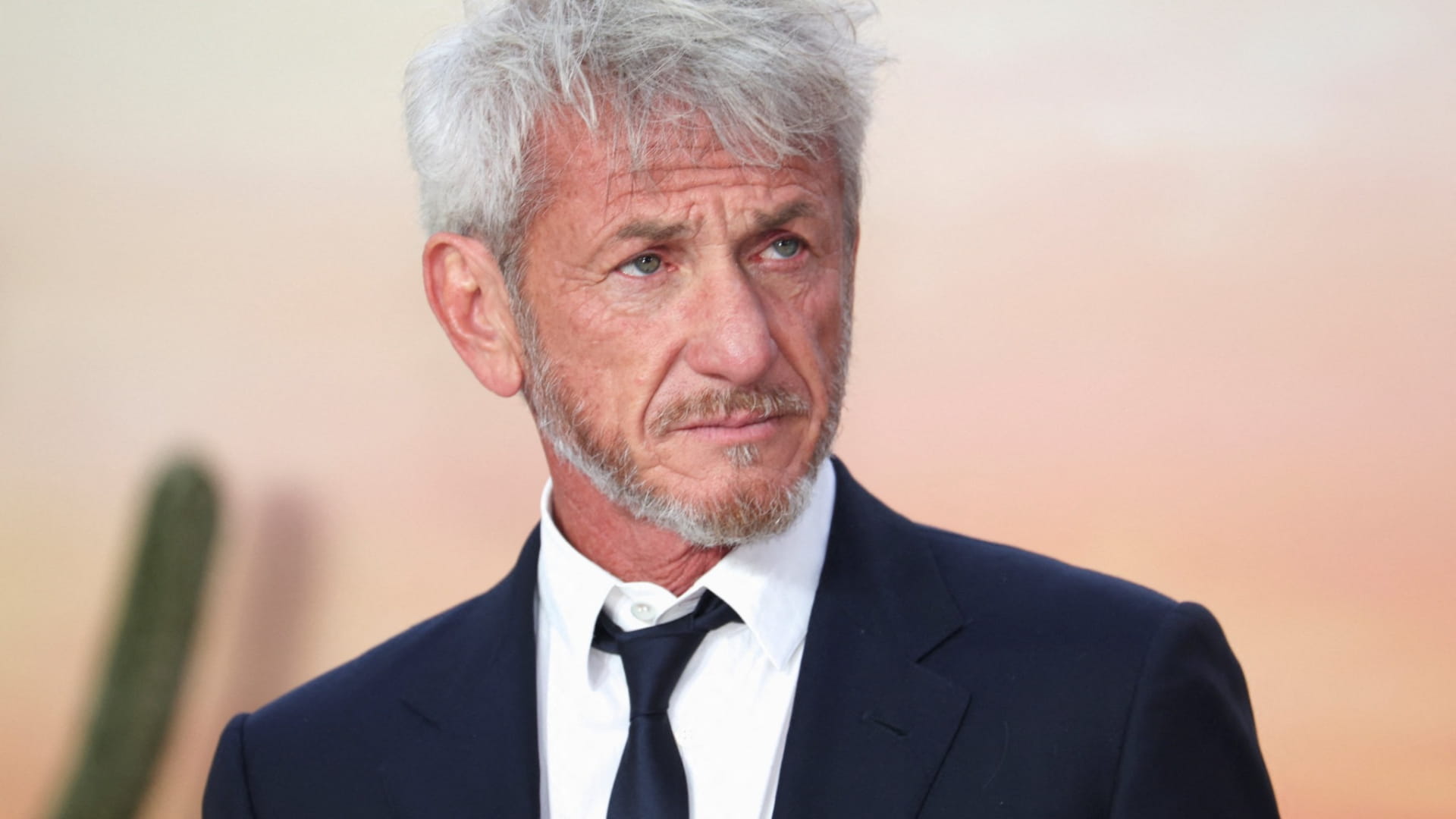 شون بن يضيف أوسكار أفضل ممثل مساعد إلى إنجازاته السينمائية