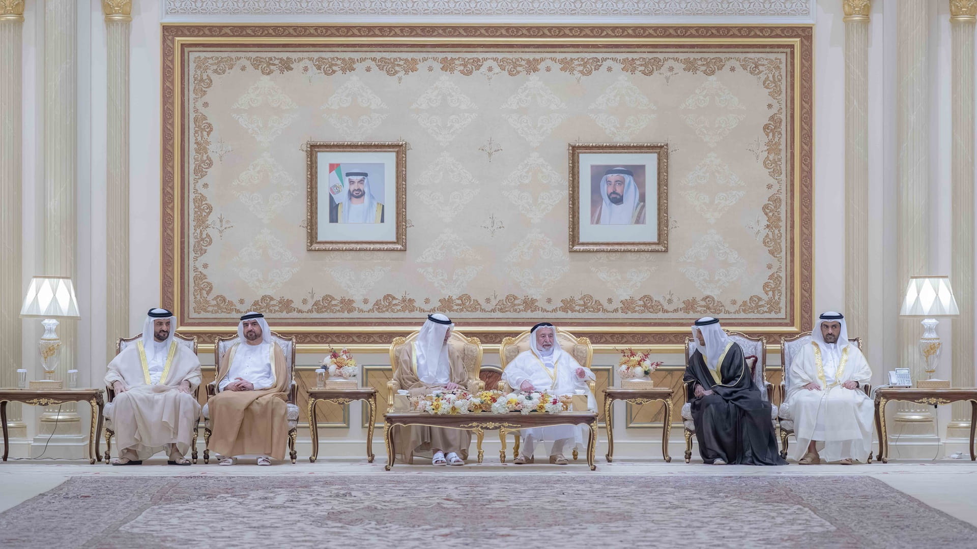 في قصر البديع.. حاكم الشارقة يواصل استقبال المهنئين بعيد الفطر 3