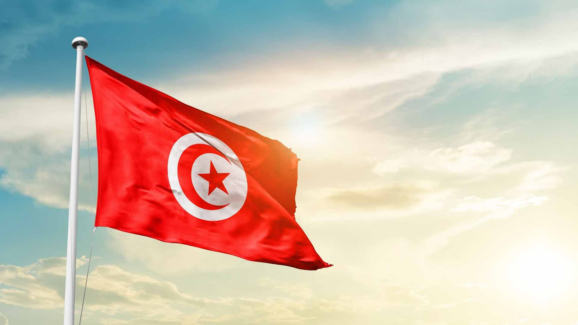 إنقاذ 116 مهاجراً عالقاً على منصة "ميسكار" البحرية بسواحل تونس 