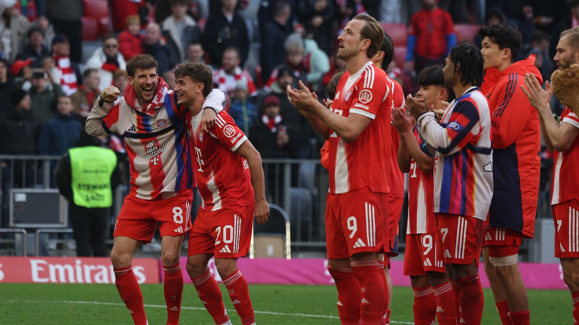 Kane nears Bundesliga record as Bayern thrash Union