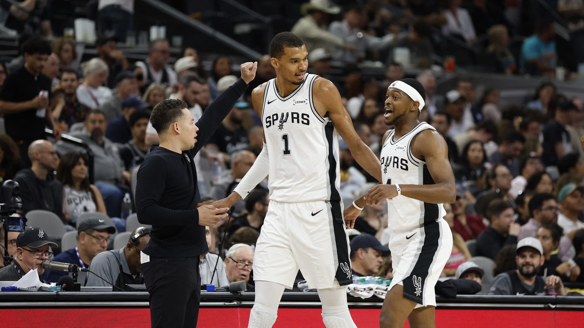 Spurs cruise past Bulls as Wembanyama shines 