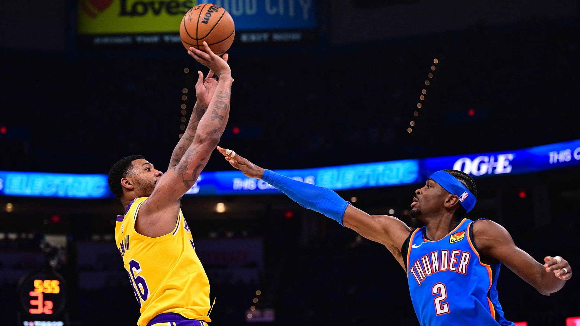 صورة بعنوان: أوكلاهوما يفوز على ليكرز في نصف نهائي المنطقة الغربية في الـ NBA 