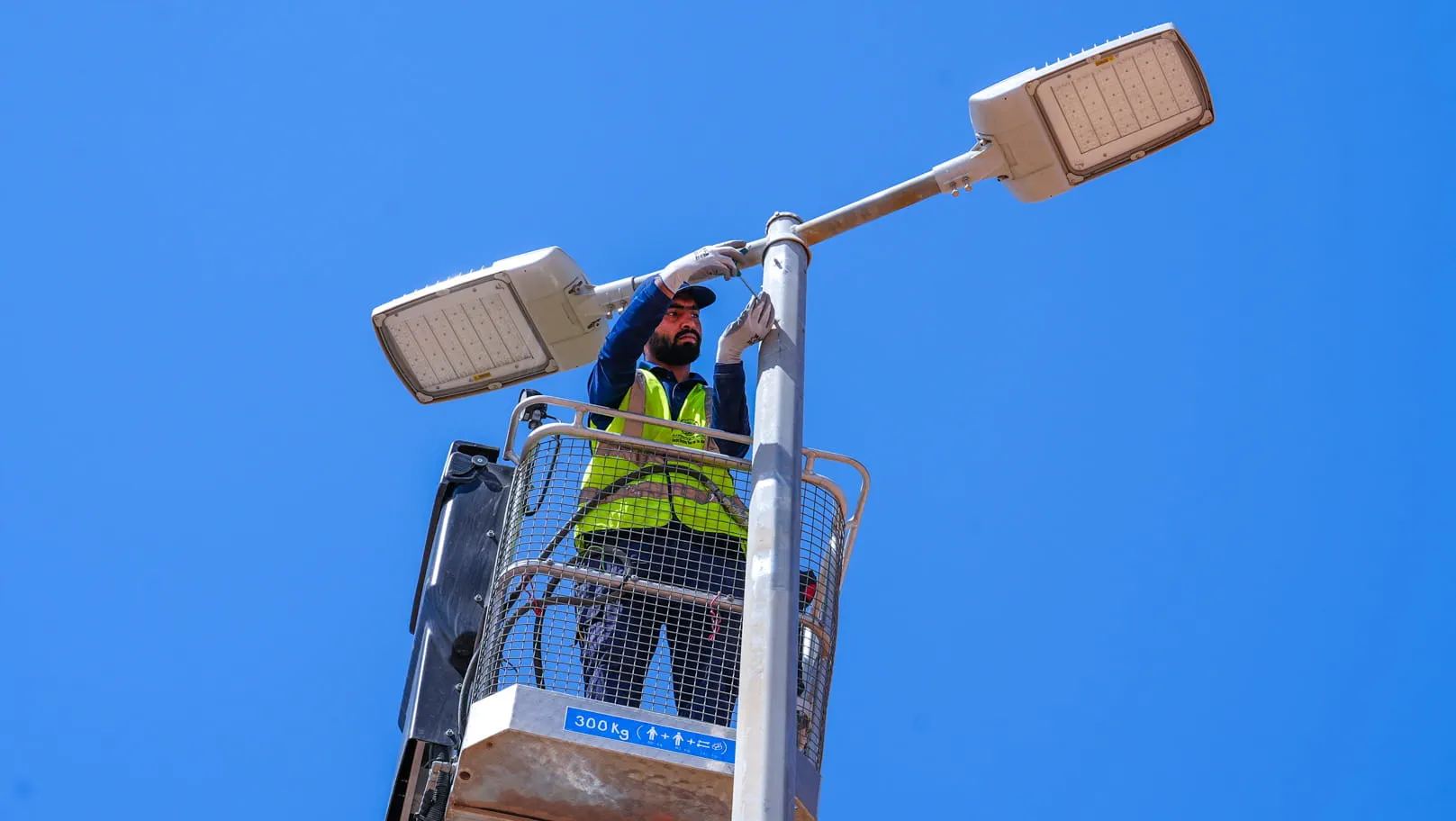 SEWA conducts 2nd phase of Al Dhaid Racecourse lighting project 