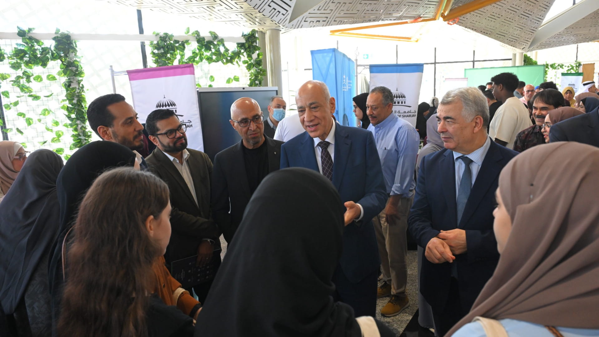 جامعة الشارقة تستعرض برامجها الأكاديمية لطلبة الثانوية العامة