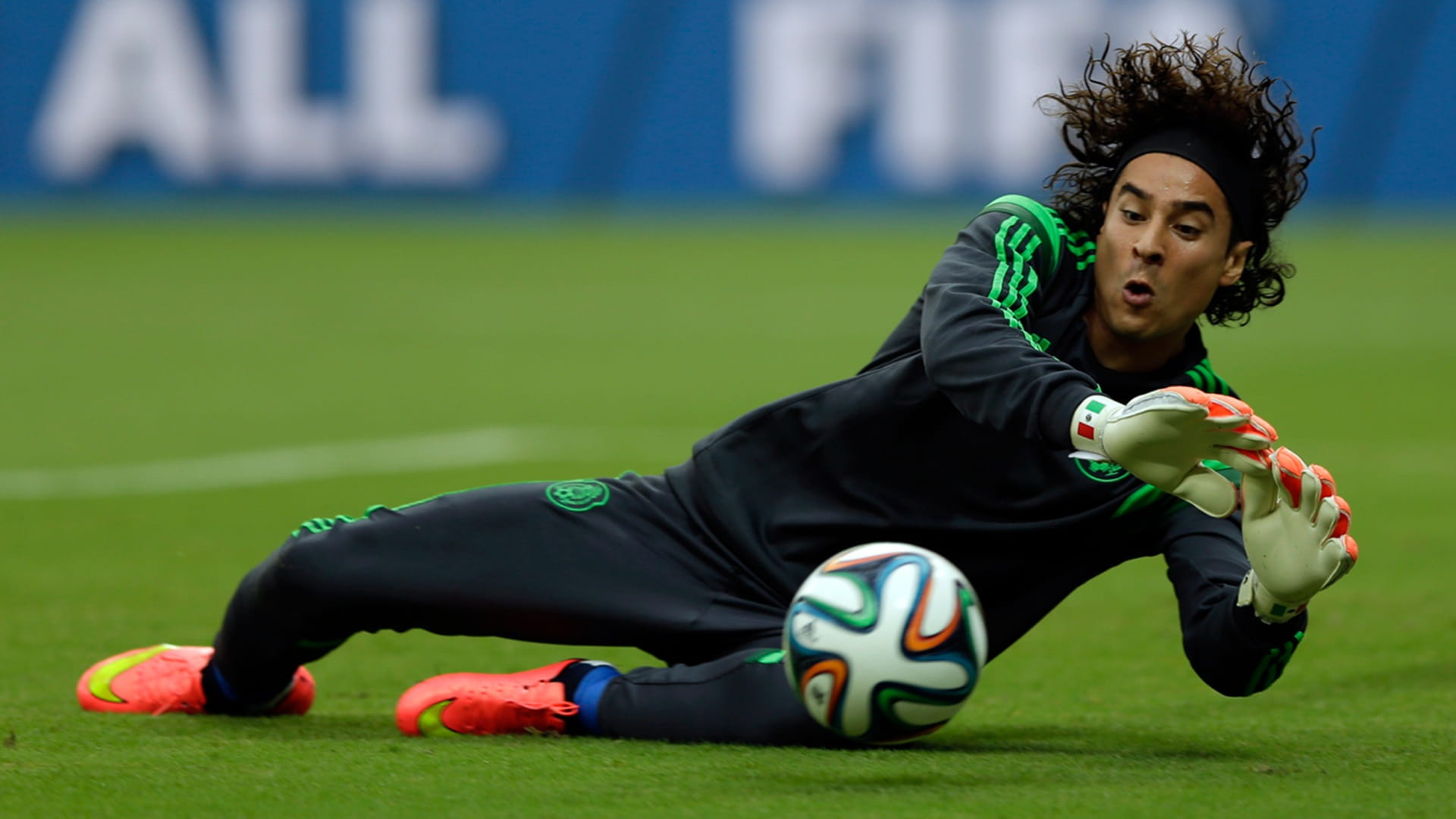 Veteran goalkeeper Ochoa joins Mexico’s World Cup training camp