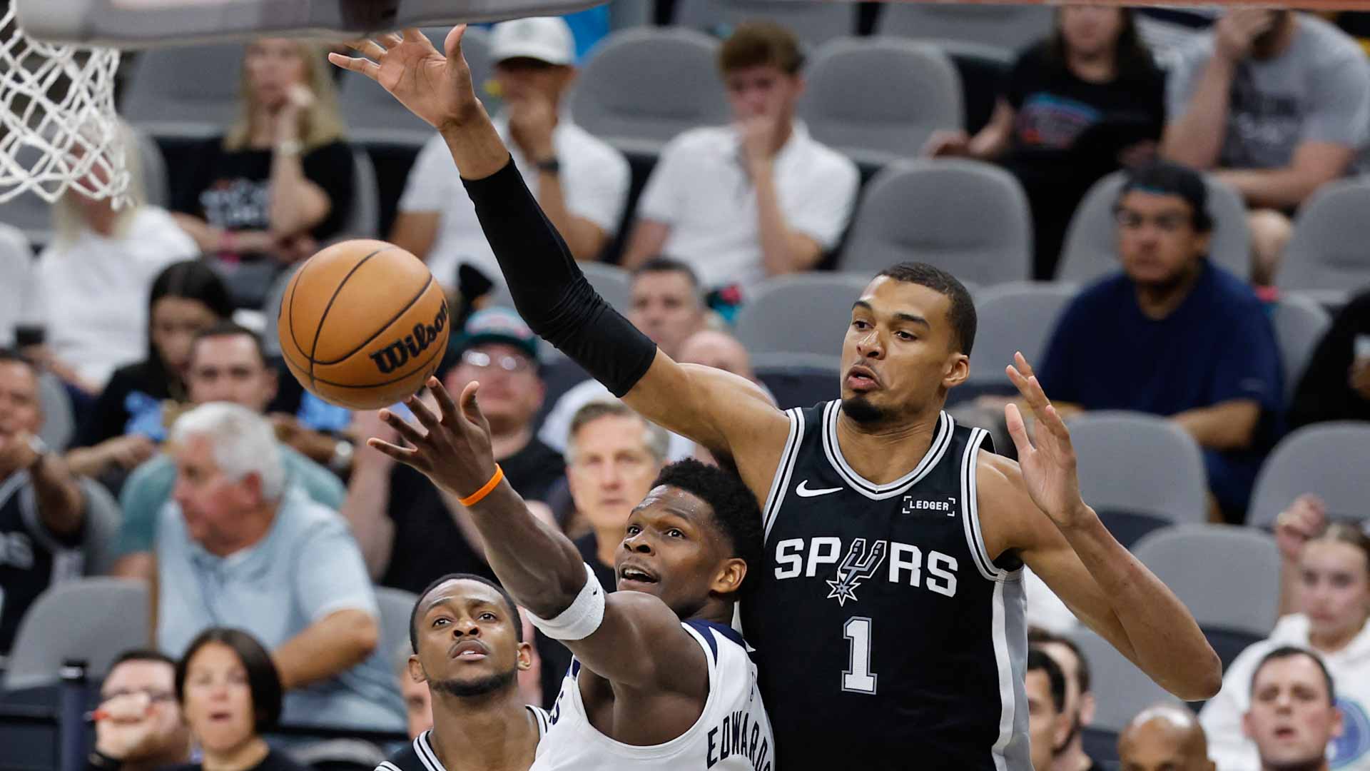 Spurs lead Timberwolves 3–2 behind Wembanyama