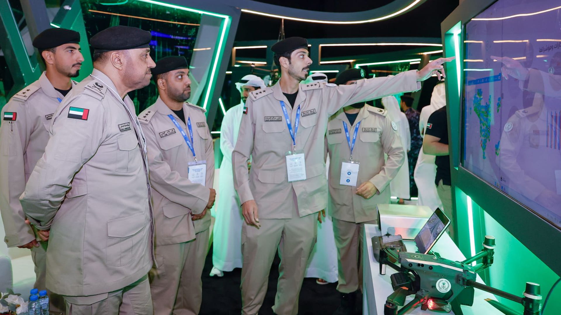 شرطة الشارقة تستعرض أحدث ابتكاراتها الأمنية والتقنية في "آيسنار"