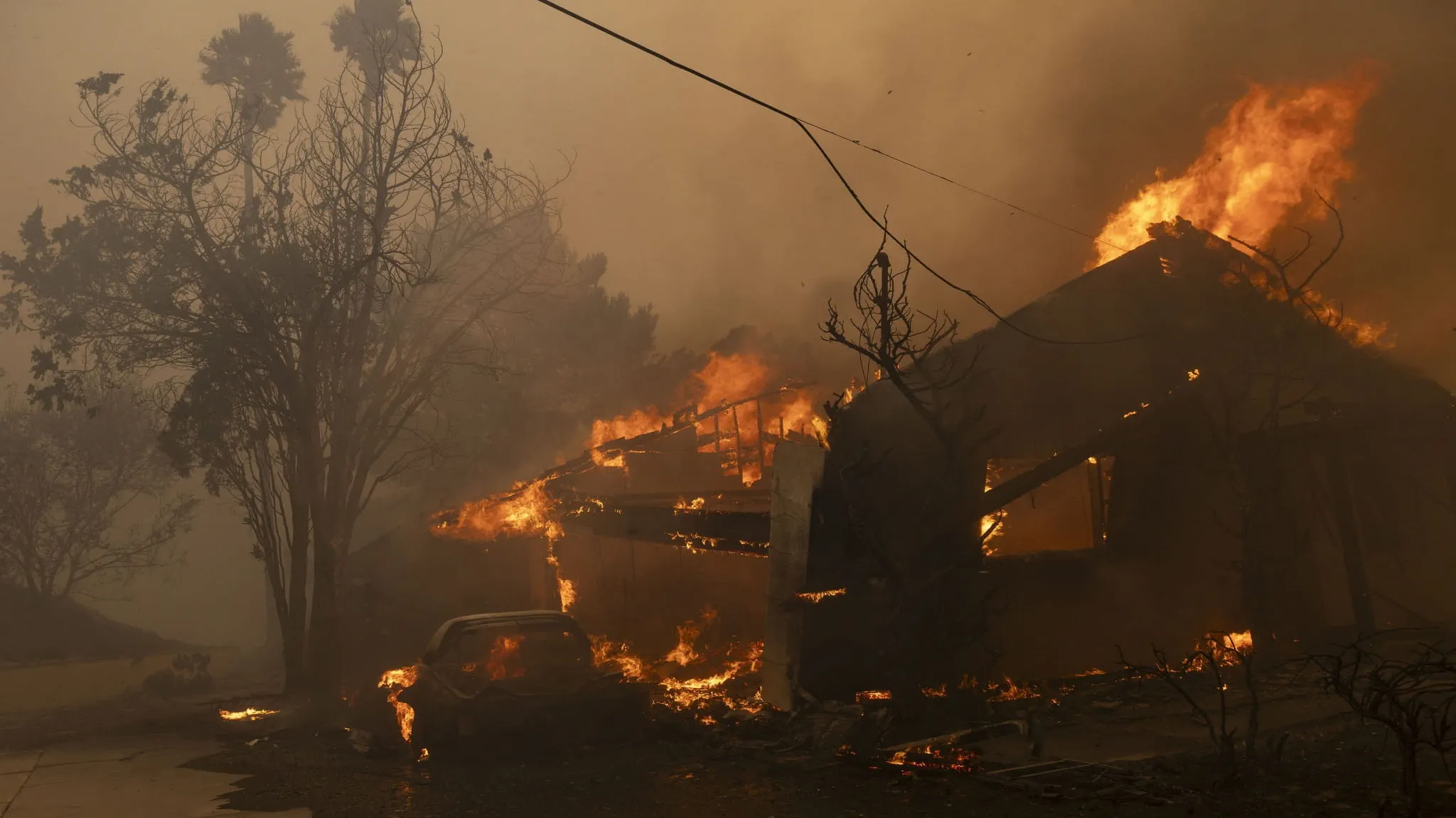 Massive brush fire near Los Angeles forces thousands to evacuate 