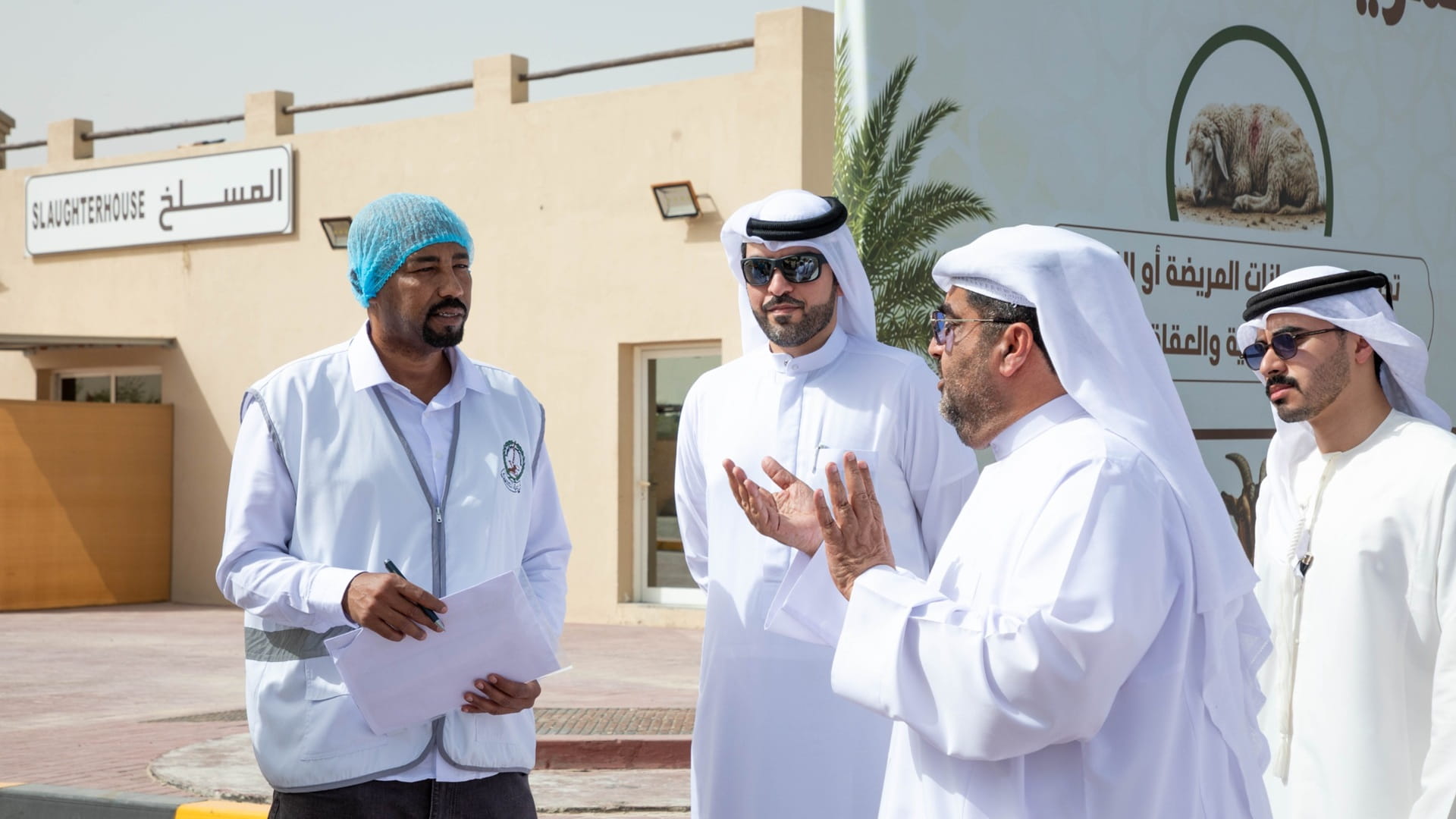 صورة بعنوان: بلدية الحمرية تكثف استعداداتها لاستقبال عيد الأضحى المبارك 