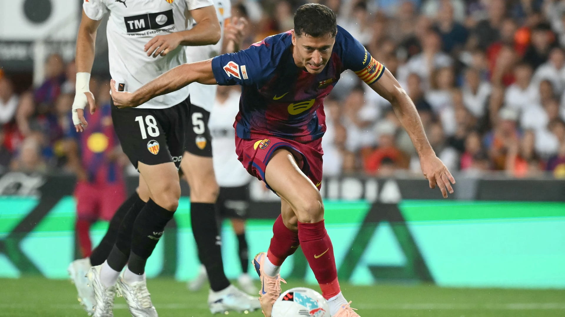 Barcelona lose 3-1 to Valencia in Lewandowski farewell night