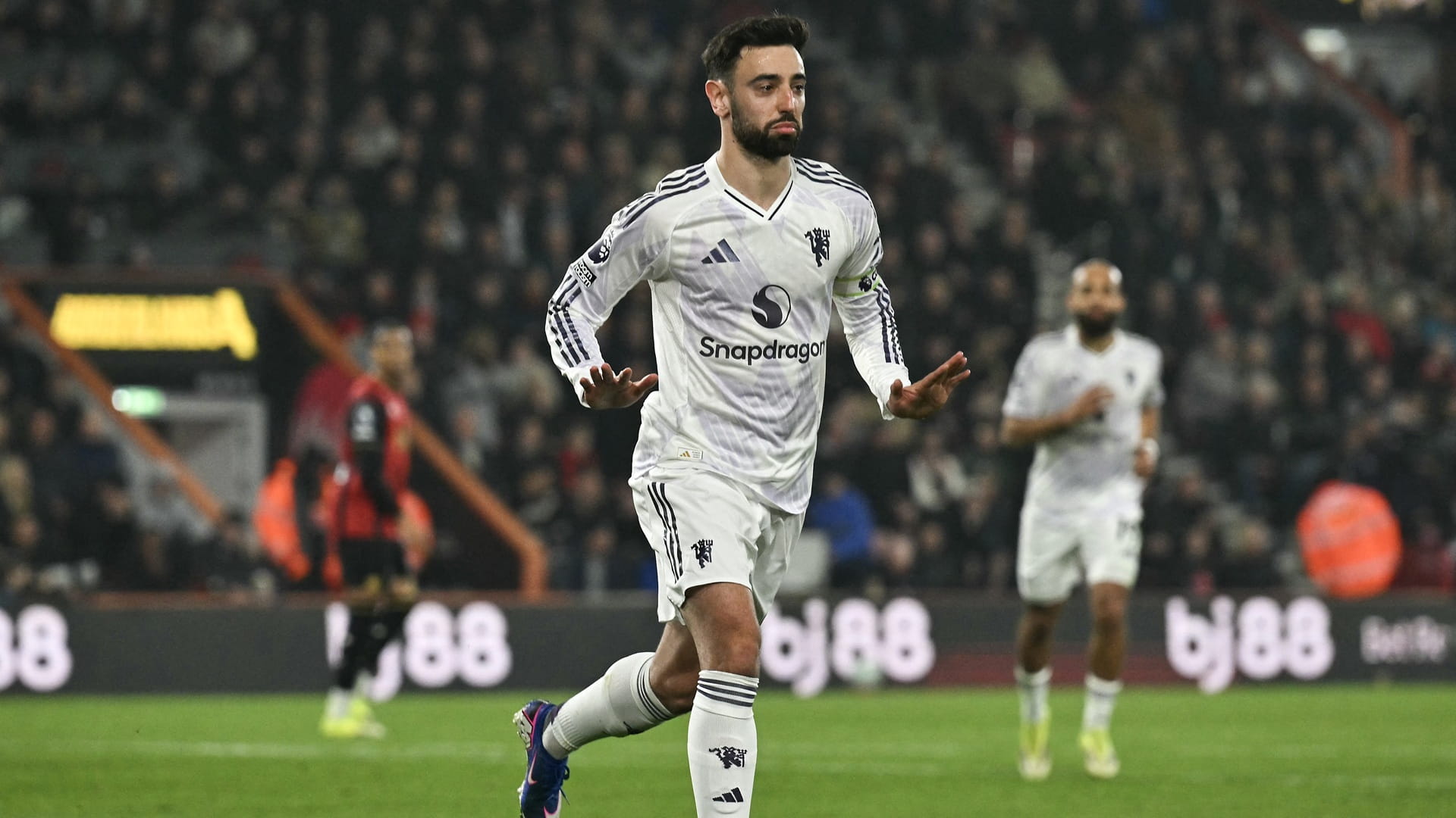 Bruno Fernandes named Premier League Player of the Season 