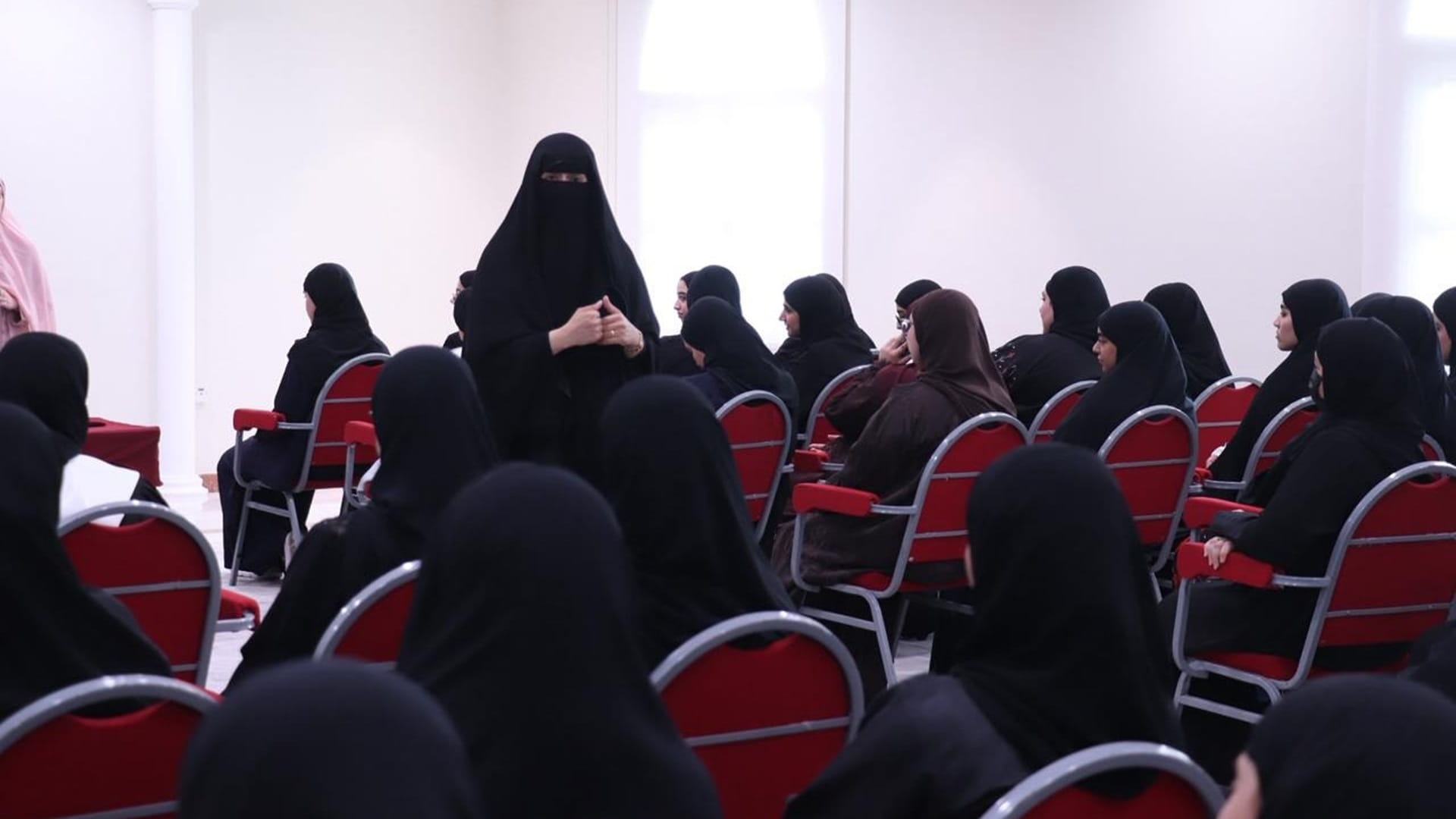 Dibba Al Hisn Parents Council organises an academic meeting 