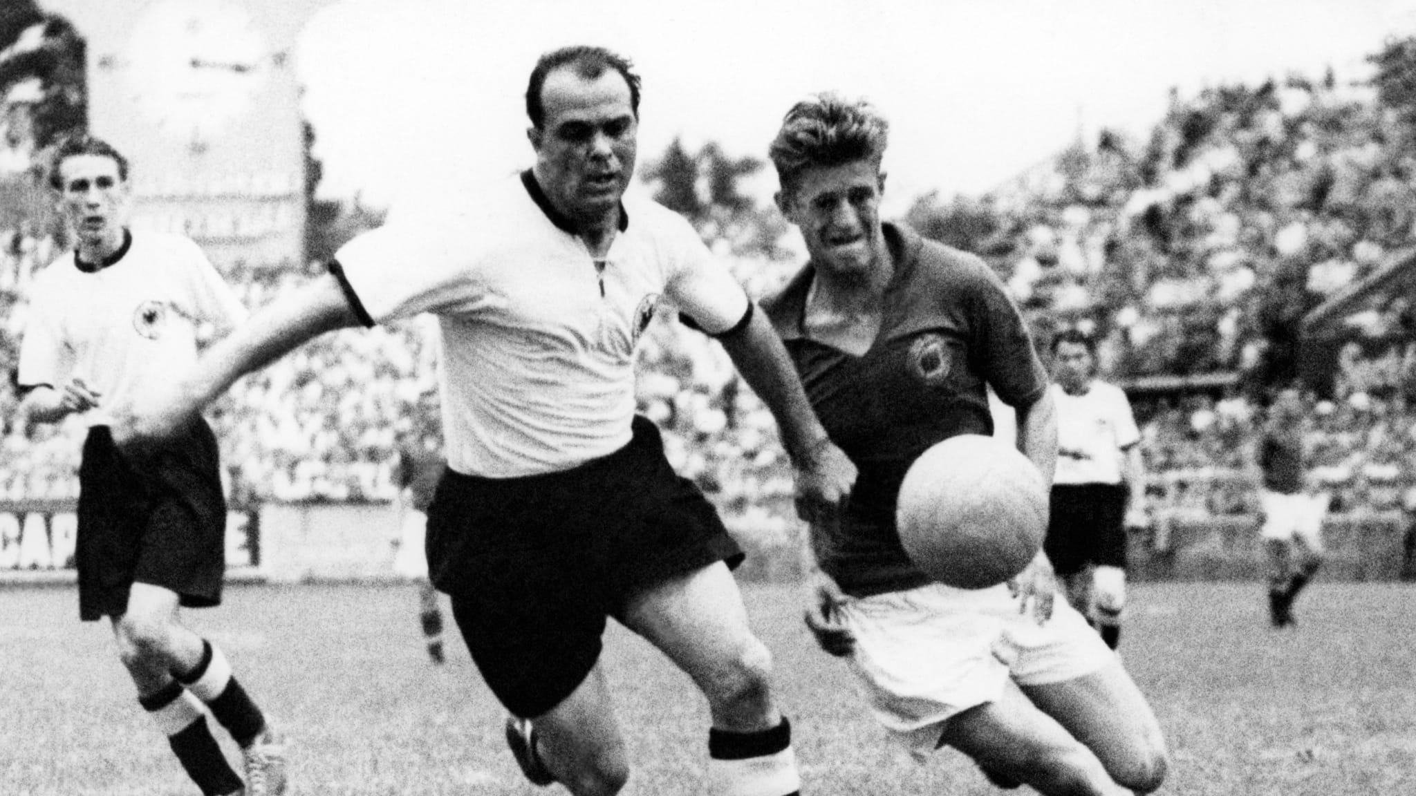 مونديال 1954 ..معجزة ألمانية وأحذية متطورة وناجون من الحرب 