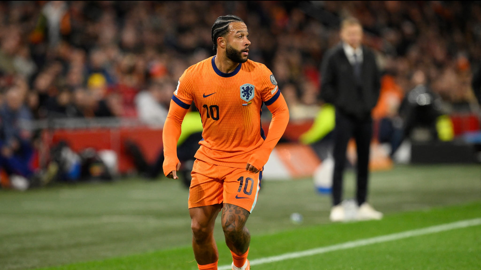 كومان يستدعي ديباي للمشاركة مع منتخب هولندا في مونديال 2026 
