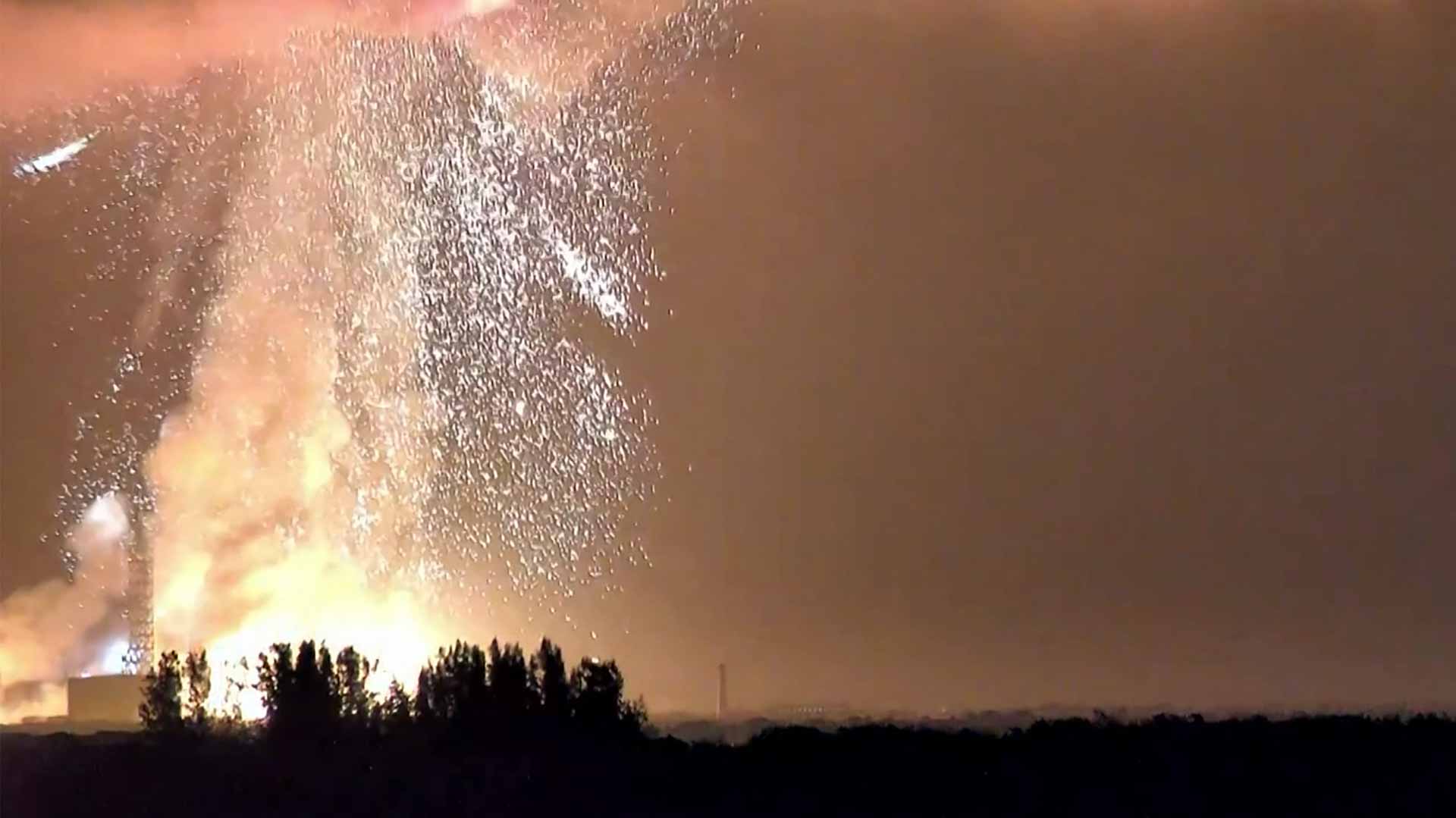 Blue Origin rocket explodes during Cape Canaveral test