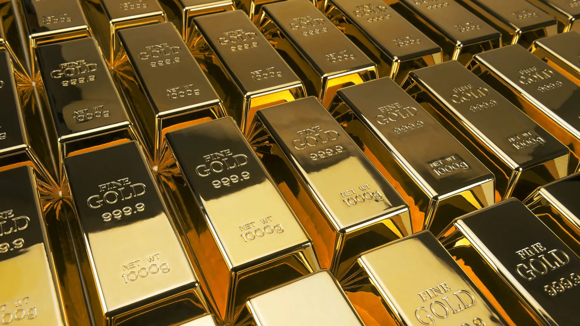 Gold rises on interest rate concerns 