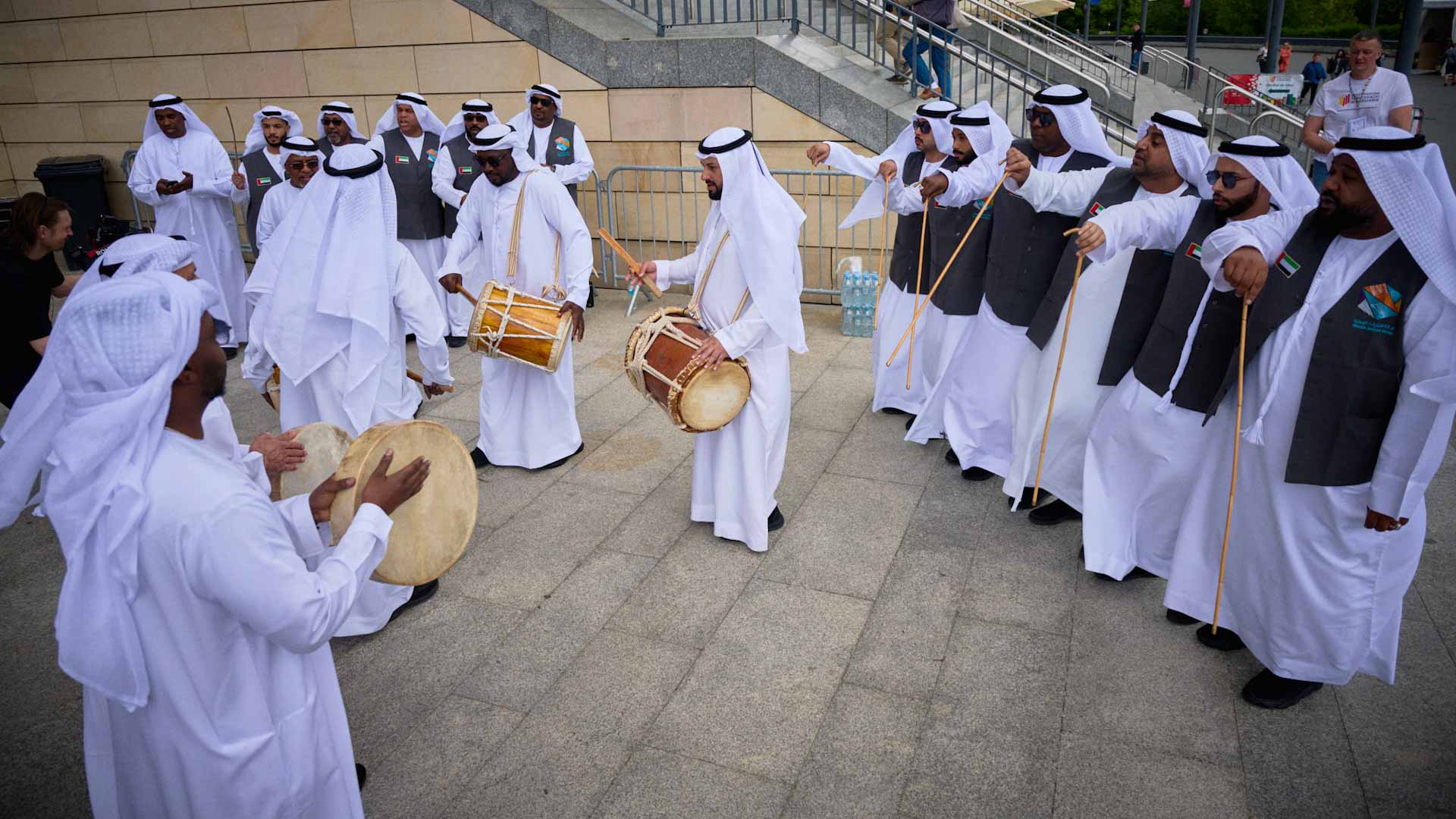 إيقاعات الشارقة وفنونها الشعبية تتألق في معرض وارسو الدولي للكتاب 