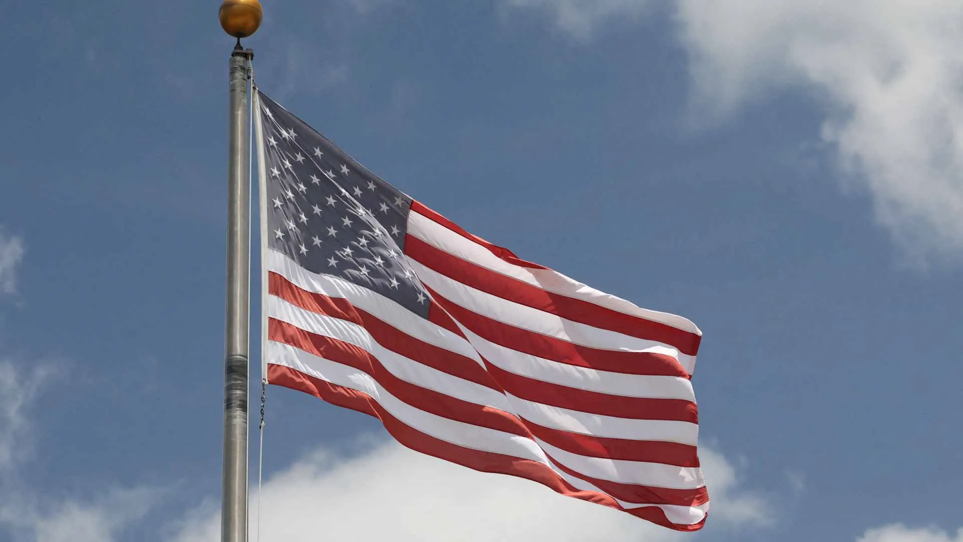 US imposes new sanctions on Iranian oil