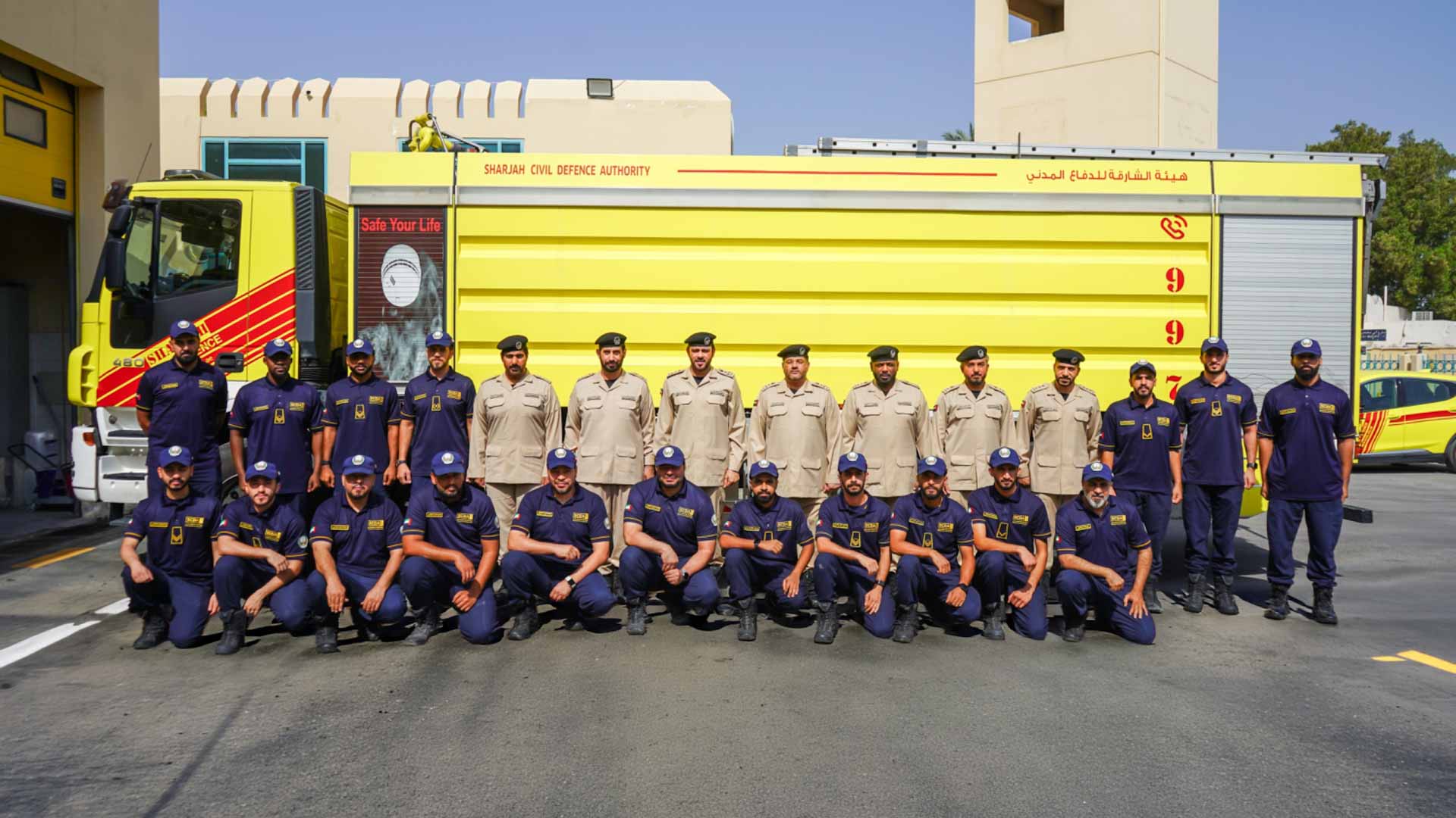مدير عام هيئة الشارقة للدفاع المدني يزور مراكز الإطفاء والإنقاذ 