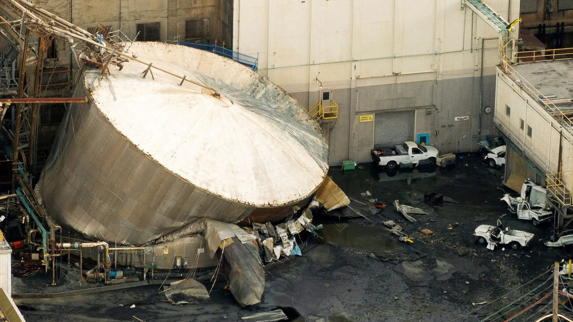US chemical spill death toll rises to 11