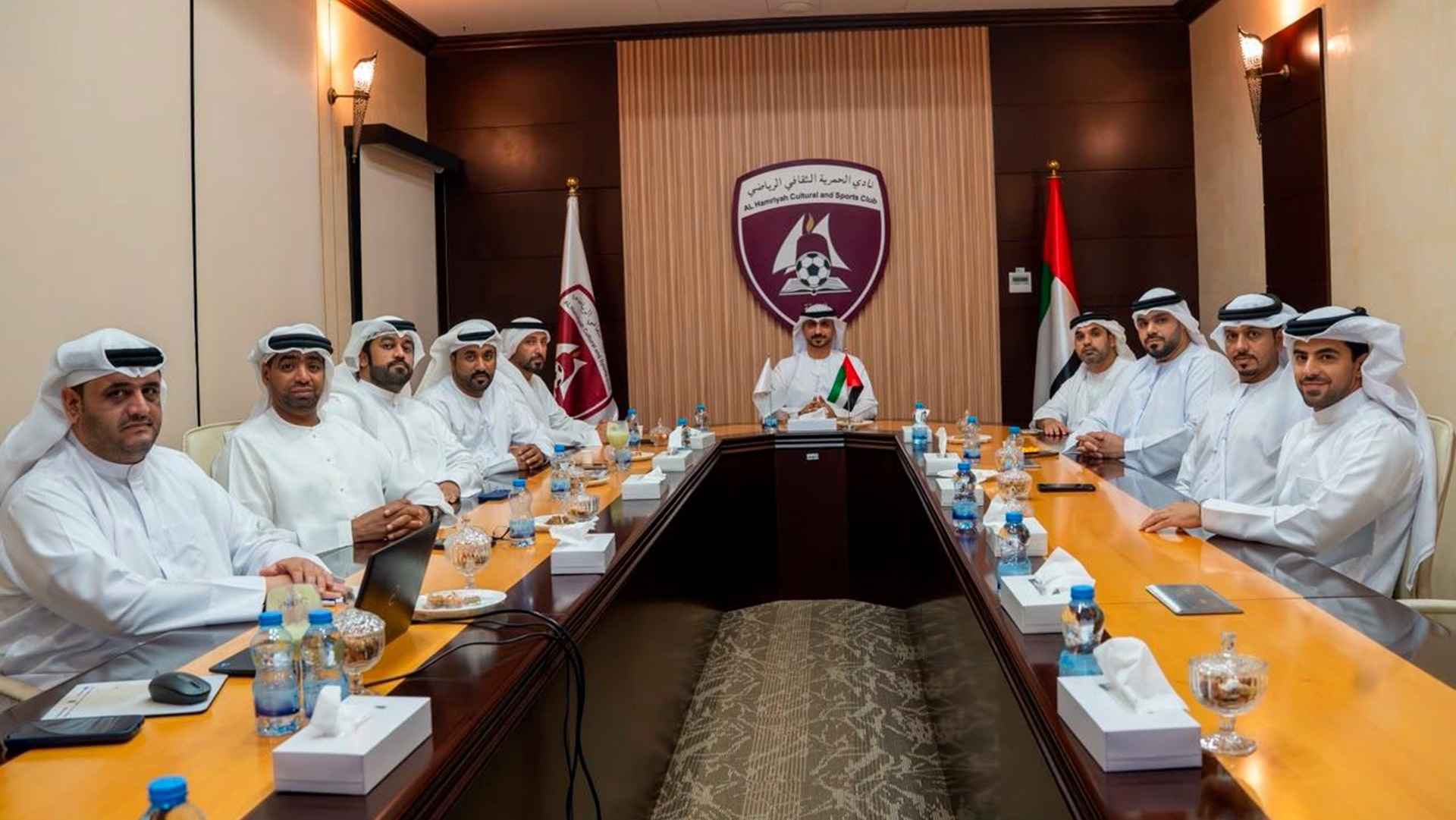 نادي الحمرية يستعرض نتائج وإنجازات الربع الأول من الموسم الرياضي