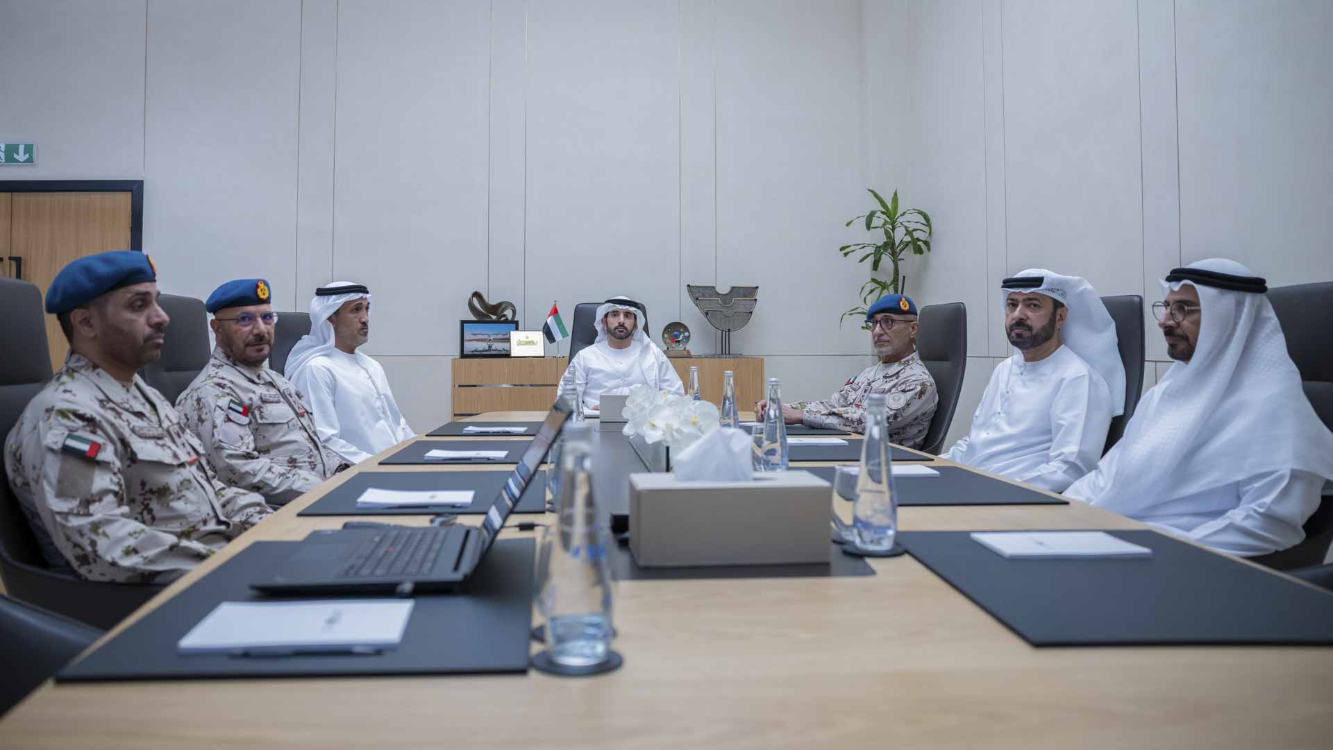 حمدان بن محمد يترأس اجتماع مجلس الدفاع ويبحث تطوير الجاهزية 
