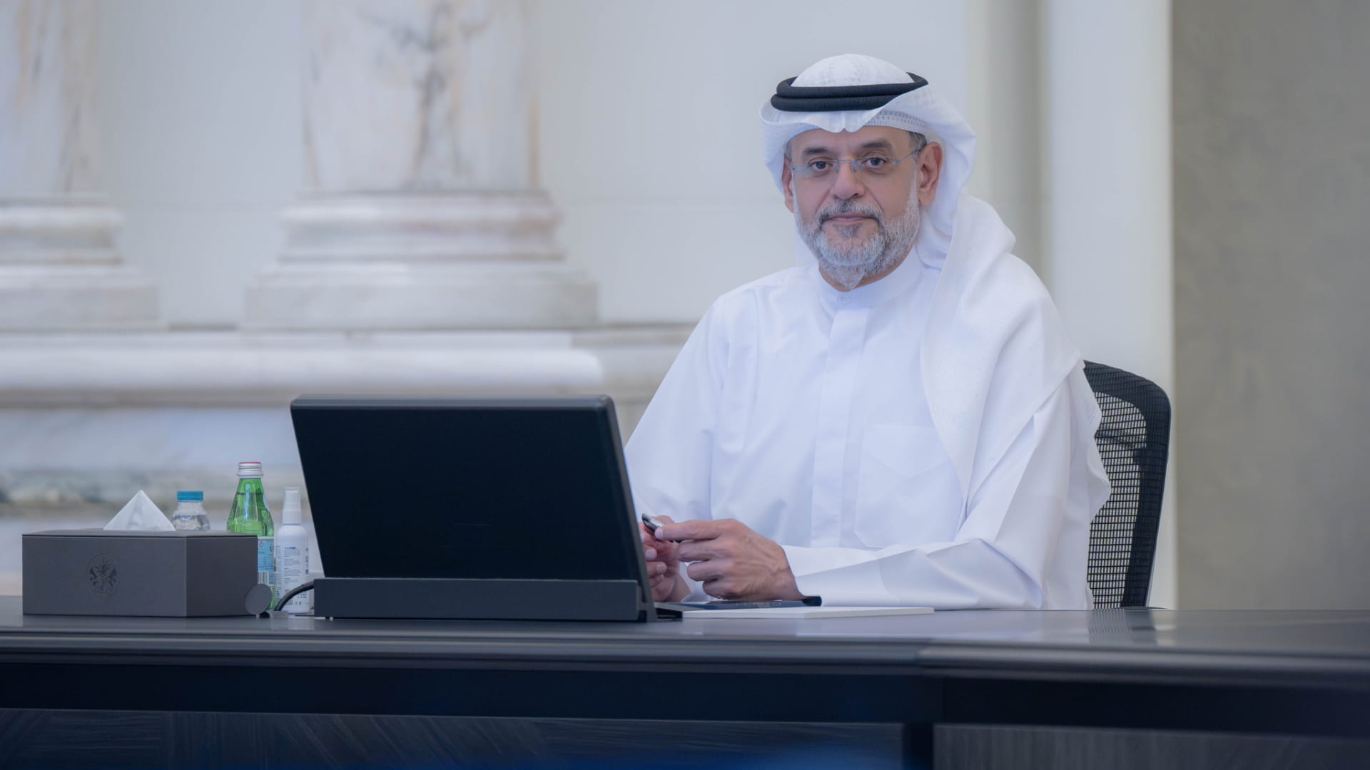 صورة بعنوان: <span class="scChromeData">{"commands":[{"click":"chrome:common:edititem({command:\"webedit:open\"})","header":"Edit the related item","icon":"/temp/iconcache/office/16x16/cubes.png","disabledIcon":"/temp/cubes_disabled16x16.png","isDivider":false,"tooltip":"Edit the related item in the Content Editor.","type":"common"},{"click":"chrome:rendering:personalize({command:\"webedit:personalize\"})","header":"Personalize","icon":"/temp/iconcache/office/16x16/users_family.png","disabledIcon":"/temp/users_family_disabled16x16.png","isDivider":false,"tooltip":"Create or edit personalization for this component.","type":"sticky"},{"click":"chrome:rendering:editvariations({command:\"webedit:editvariations\"})","header":"Edit variations","icon":"/temp/iconcache/office/16x16/windows.png","disabledIcon":"/temp/windows_disabled16x16.png","isDivider":false,"tooltip":"Edit the variations.","type":"sticky"}],"contextItemUri":"sitecore://master/{E92B81C5-7FC6-44D3-BC97-BB6DD0DD4C99}?lang=ar&ver=1","custom":{},"displayName":"Title","expandedDisplayName":"This is require field and Maximum 90 character is allow"}</span><span sc_parameters="prevent-line-break=true" class="scWebEditInput scEnabledChrome" id="fld_E92B81C57FC644D3BC97BB6DD0DD4C99_E873DAB3C3324E8EB106973D9F53F5B7_ar_1_e88b66b10400425797b5114813573e11_32874_edit" contenteditable="true" scdefaulttext="[No text in field]" scfieldtype="single-line text" sc-part-of="field">"التنفيذي" يصدر قراراً بشأن نظام الشارقة للسلامة والصحة المهنية</span>_60E4B01E70114CE5A9AEC29CBF16250C