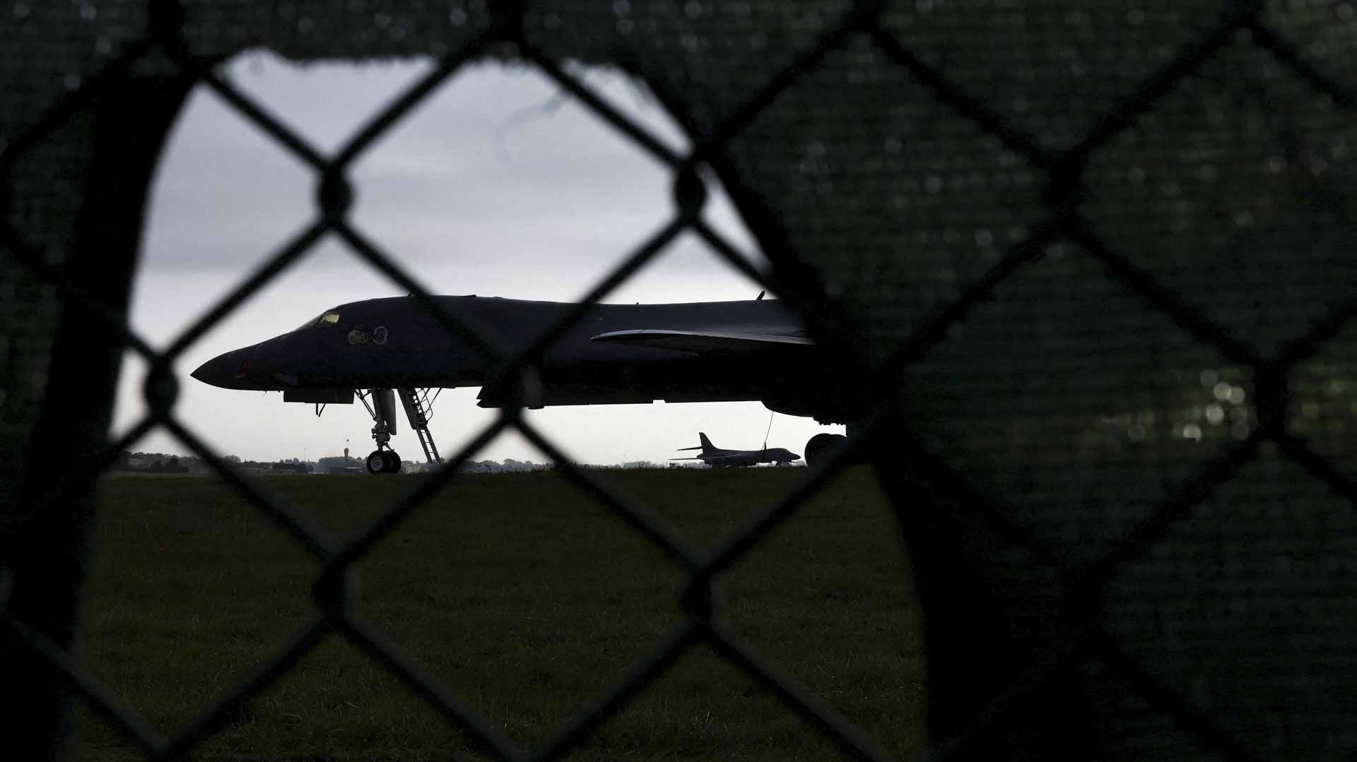 واشنطن تسحب قاذفات "B-1" من بريطانيا وسط مخاوف من هجوم محتمل