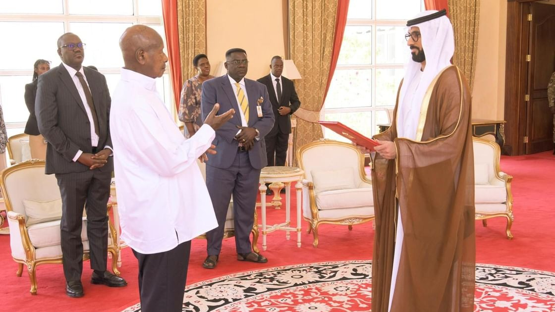 سفير دولة الإمارات يقدم أوراق اعتماده إلى رئيس جمهورية أوغندا