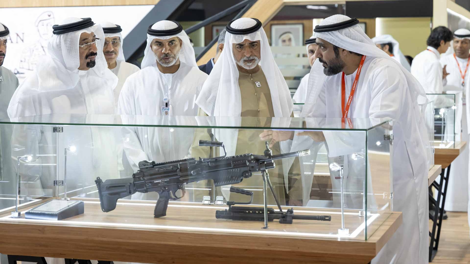 نهيان بن مبارك يزور معرض أبوظبي الدولي للصيد والفروسية 