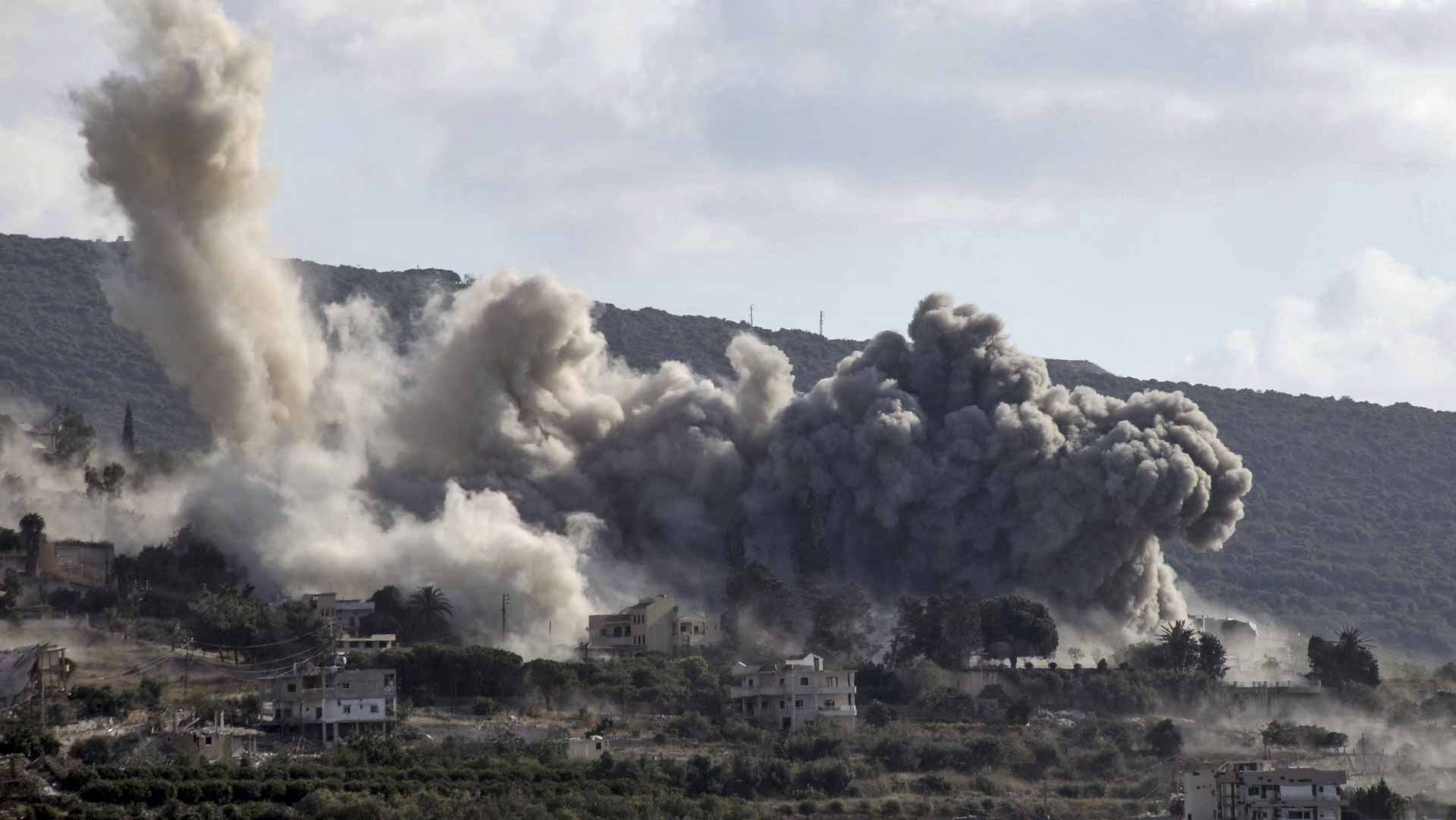 صورة بعنوان: 4 وفيات و20 جريحاً بغارات إسرائيلية على جنوب لبنان 