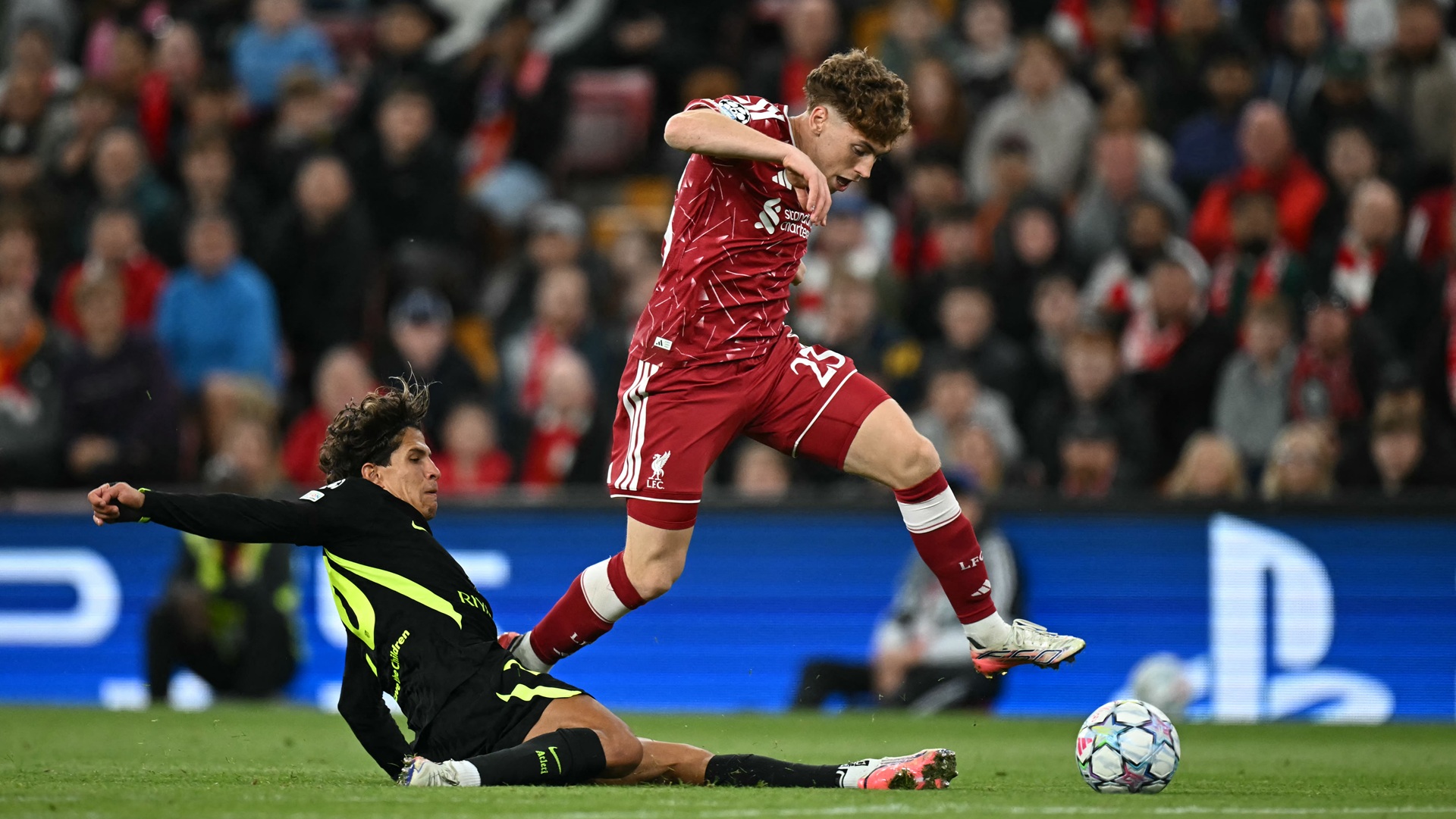 ليفربول يقلب تأخره أمام أتلتيكو إلى فوز في دوري الأبطال