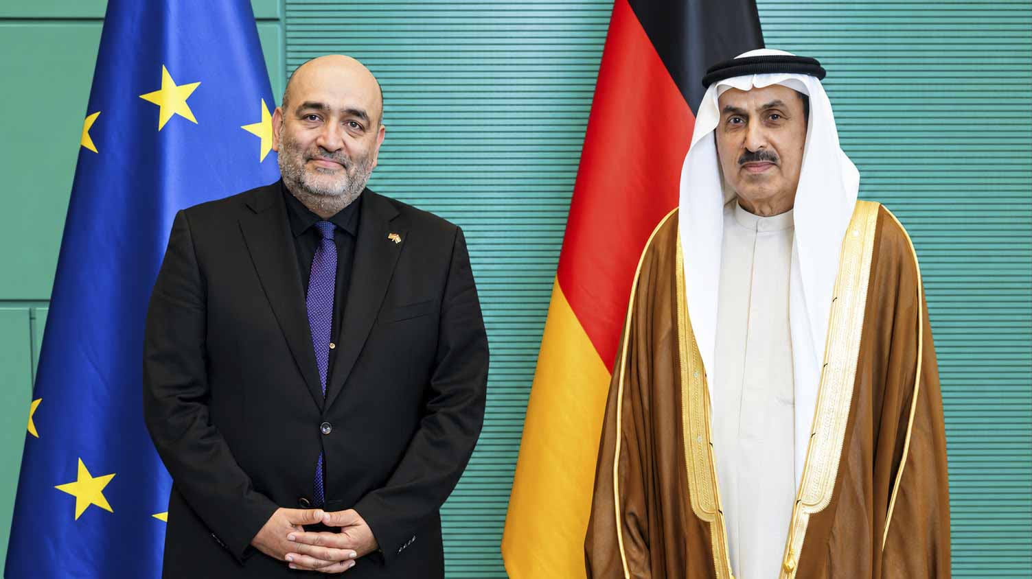 صقر غباش ونائب رئيس البوندستاغ الألماني يبحثان تعزيز التعاون