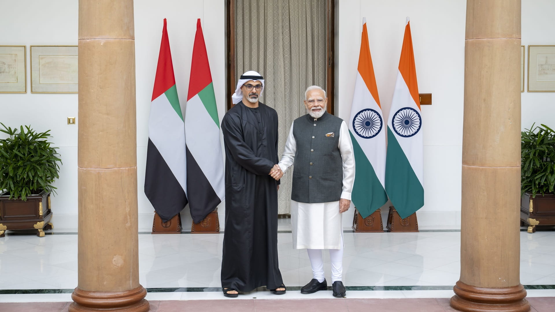 Abu Dhabi CP, Indian PM discuss enhancing bilateral relations