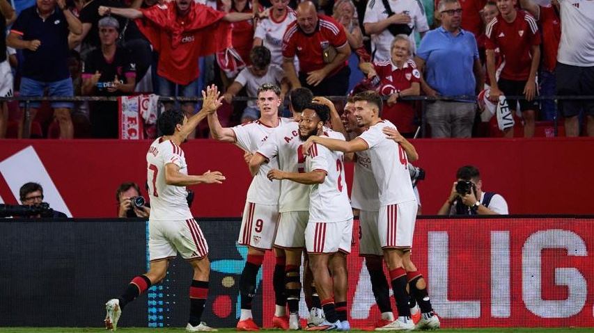  إشبيلية يتخطى فالنسيا بصعوبة في الدوري الإسباني 