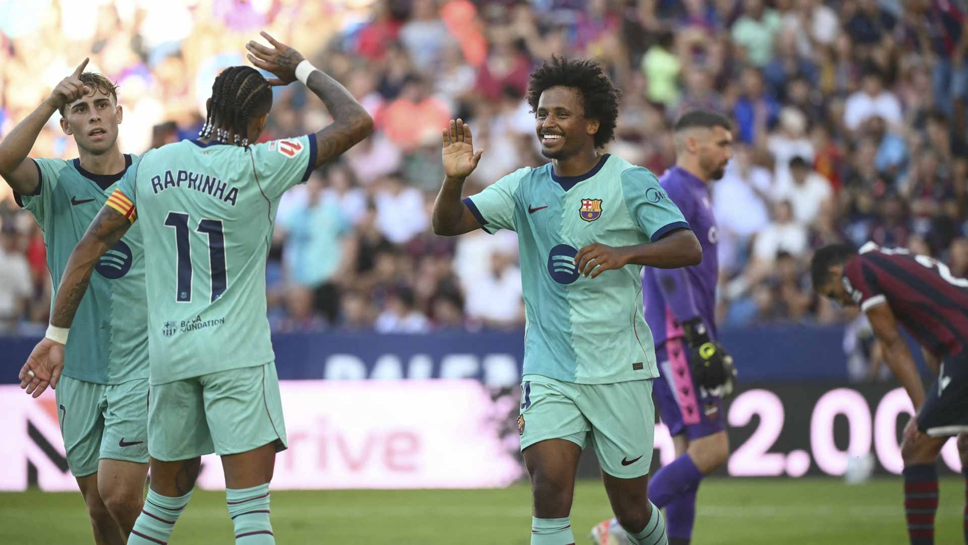 برشلونة يواصل حصد الانتصارات في الدوري الإسباني
