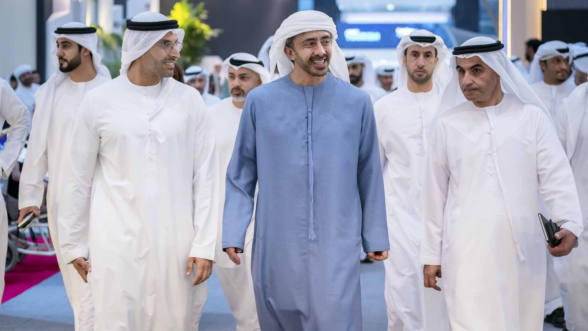 عبد الله بن زايد يفتتح الدورة الـ35 من معرض أبوظبي الدولي للكتاب 