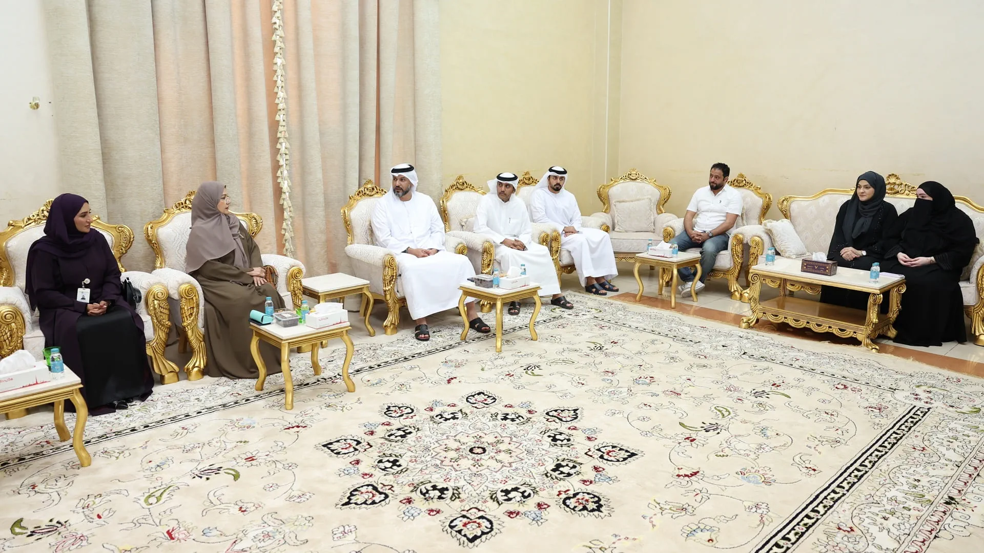 نادي البطائح و"إنسانية الشارقة" يبحثان سبل التعاون المشترك