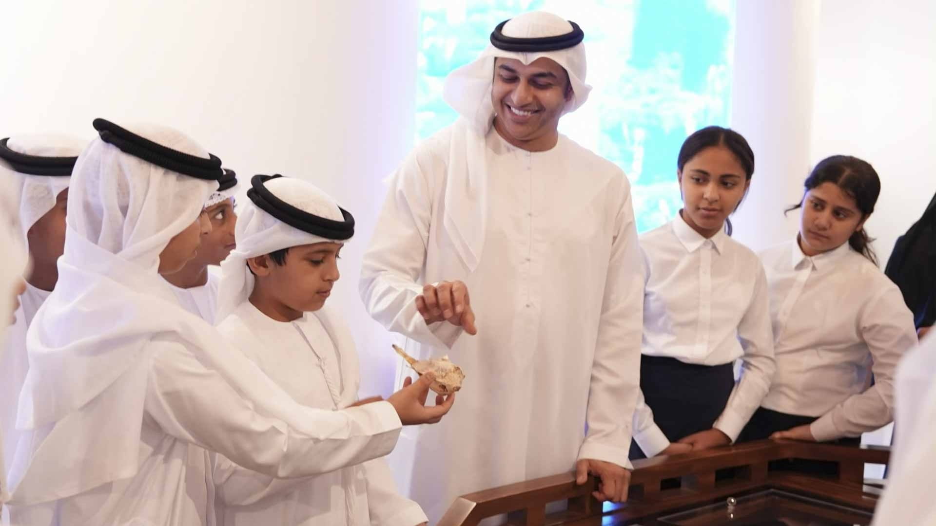 "أطفال الشارقة" تنظم برنامجاً لتعزيز مهارات أعضاء "شورى الأطفال" 